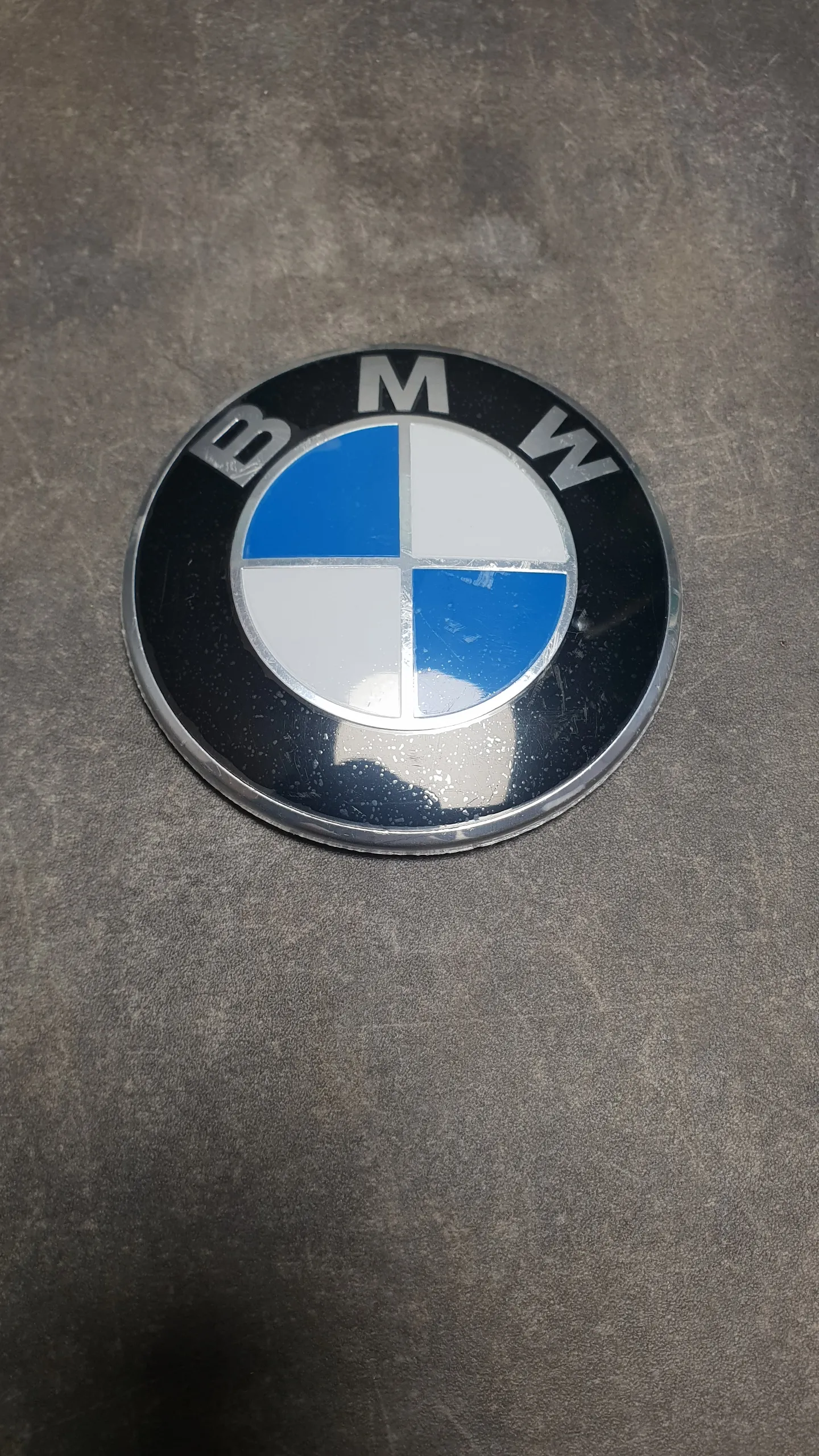 Эмблема BMW 82мм, штатная (капоткрышка багажника) КИТАЙ