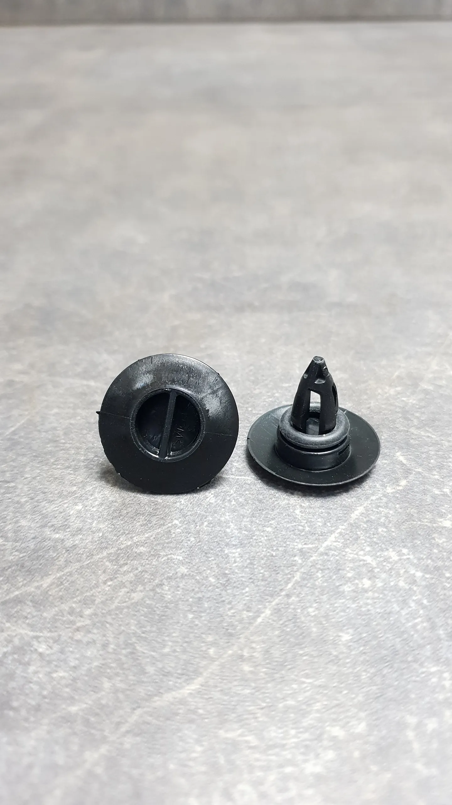 Клипса крепления накладки порога E70,E71,F15,F16 (нижняя), (1-10СВ4-17)