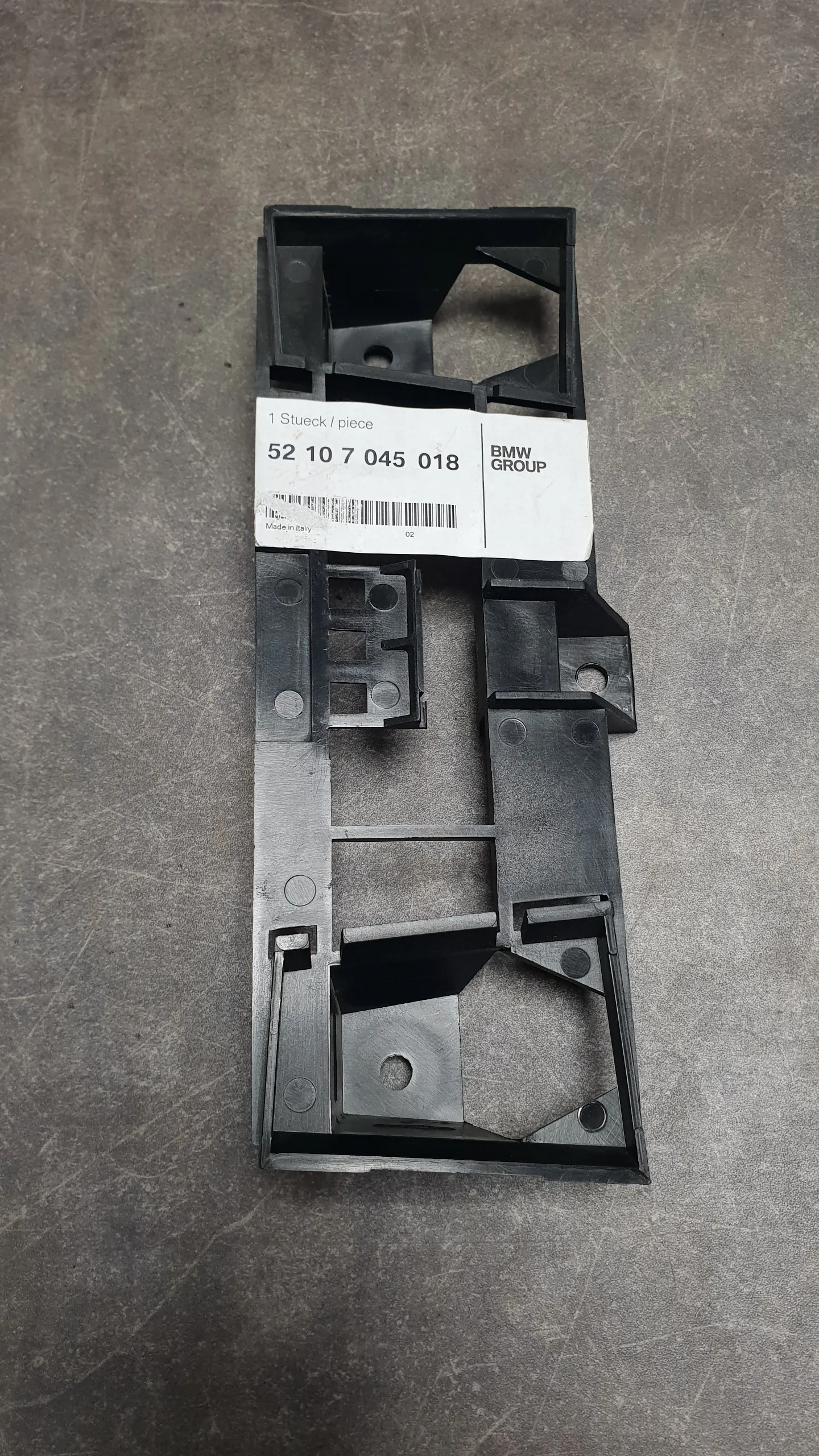 Кронштейн автомобильной аптечки E46,E83,E53 (пластмасса)