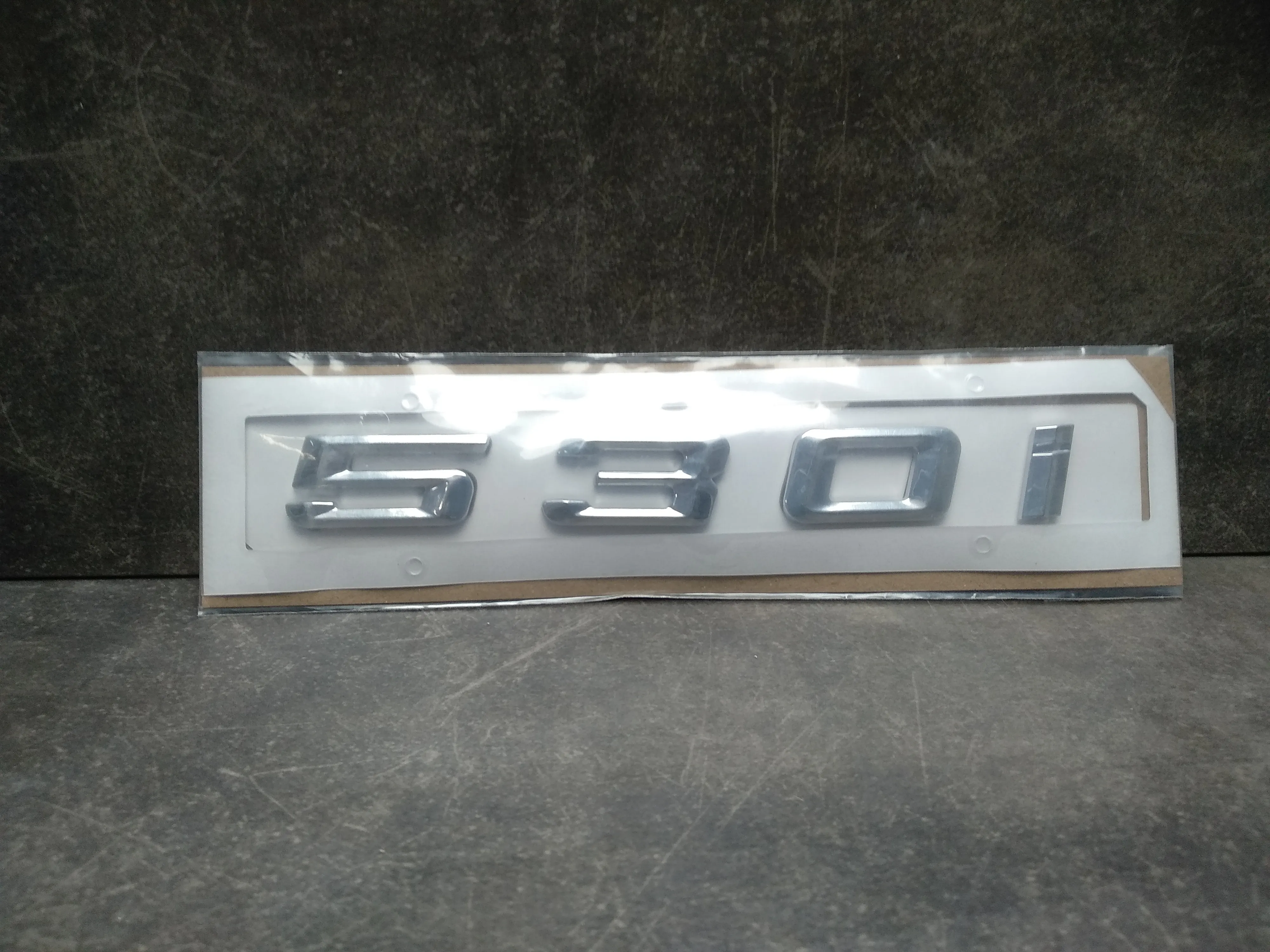 Наклейка "530i"