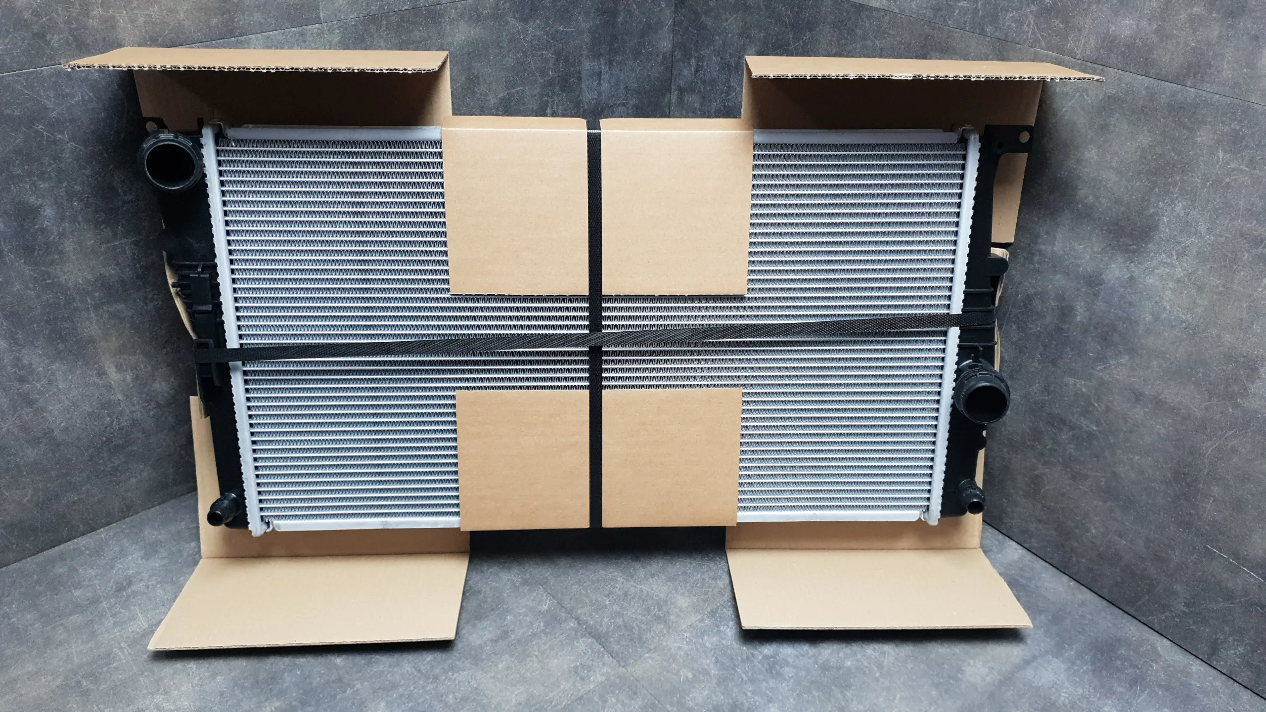 Радиатор охлаждения двигателя F20,F30,F32 [N20,N26,N55,N47,B38]