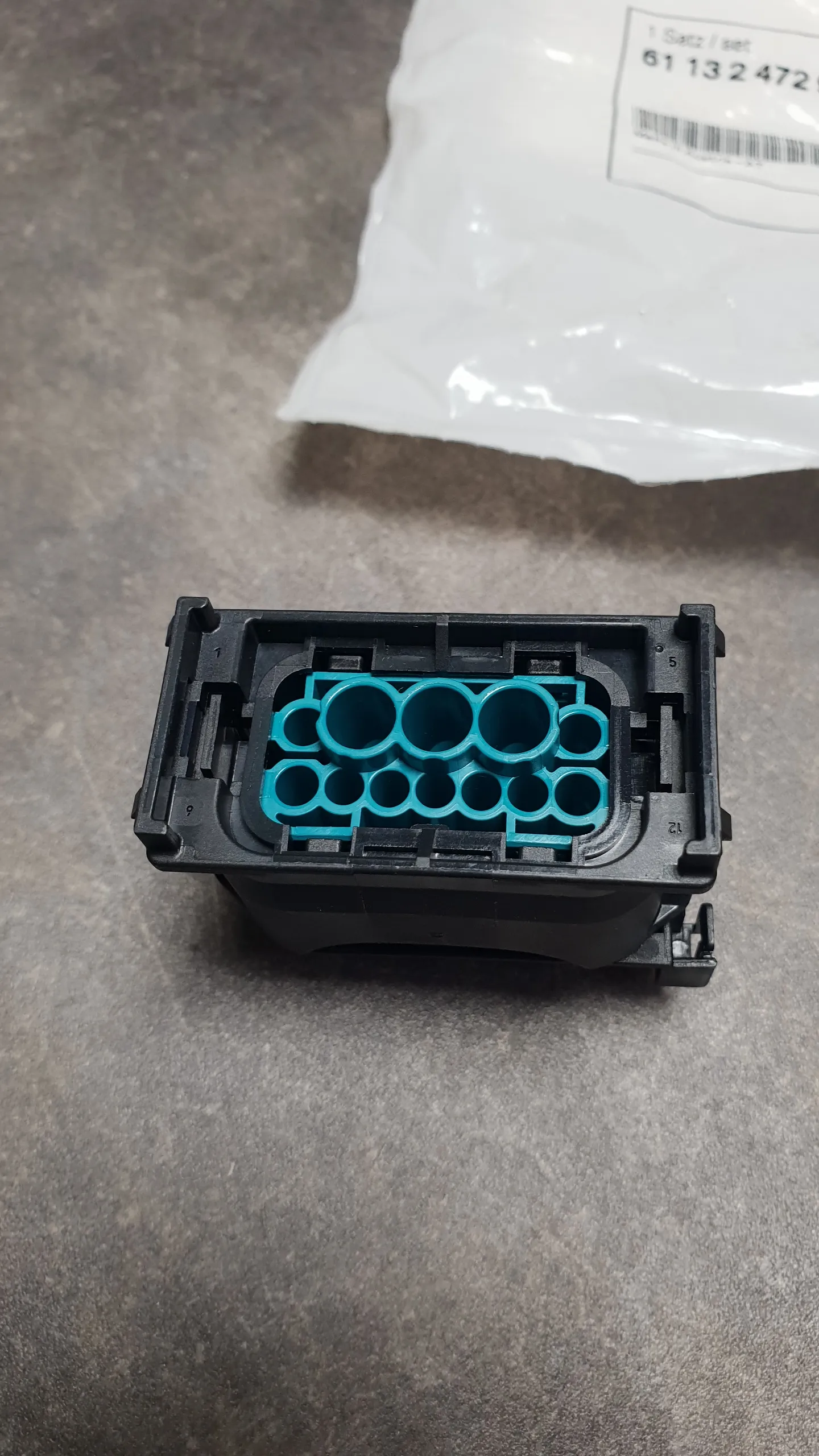 Рем.комплект гнездового корпуса (почти все BMW) 12Pin