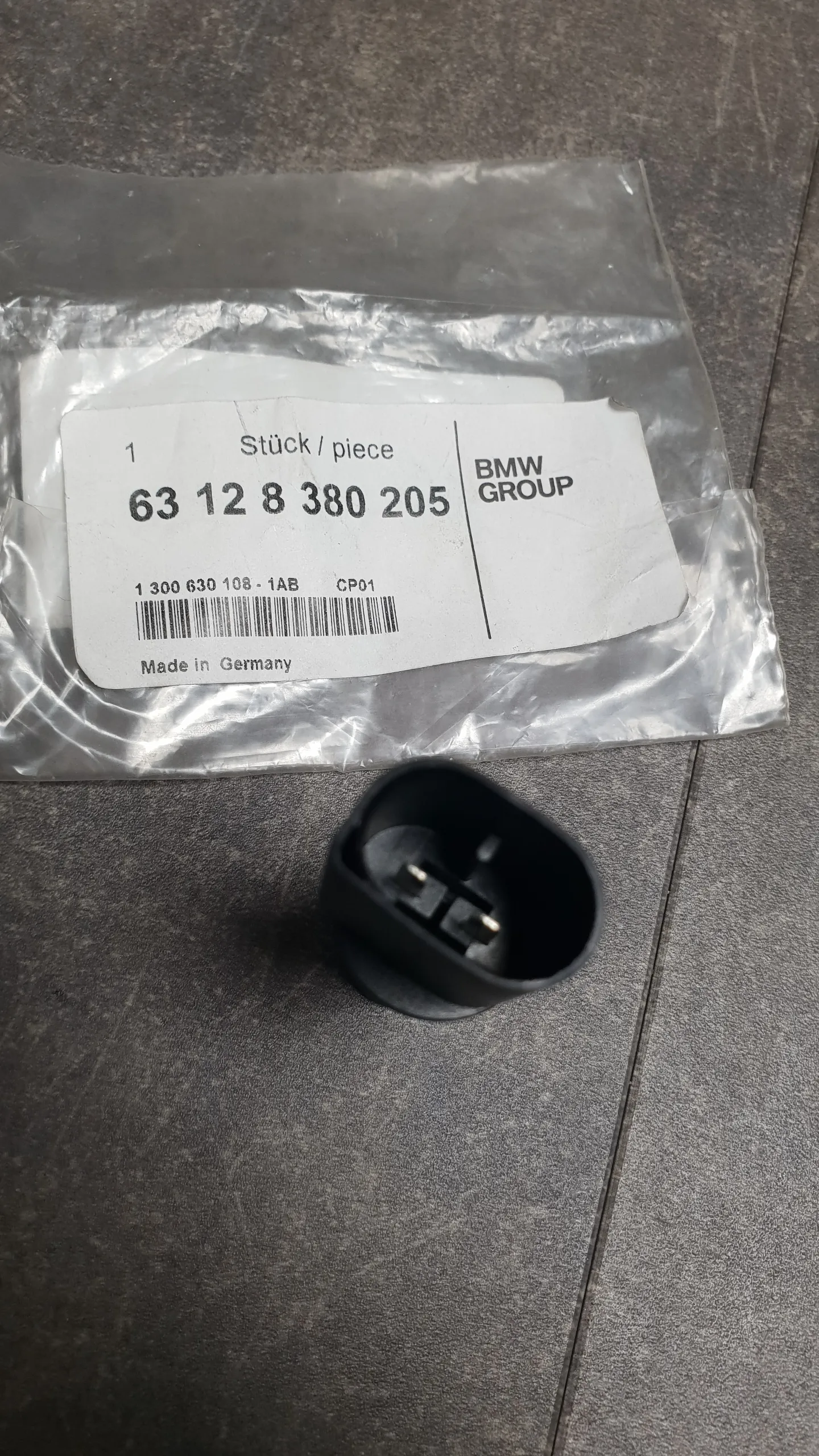 Патрон лампы габаритного огня E46