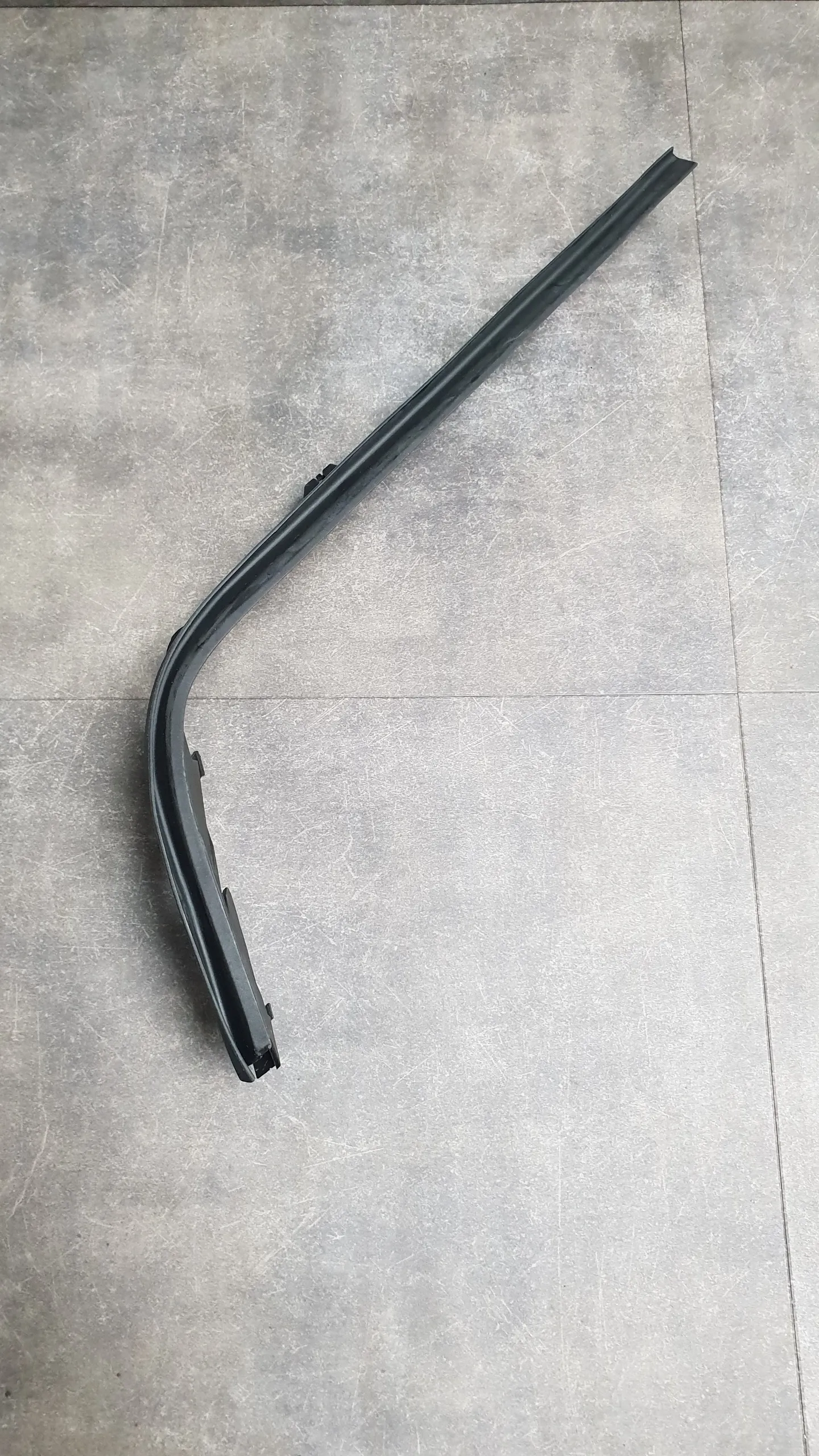 Защитная планка на фару E46 (дорест) левая