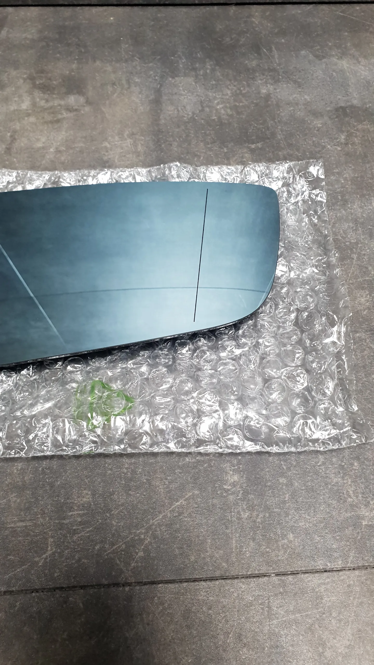 Зеркальный элемент E60 голубой,со сфер.полосой, подогрев L