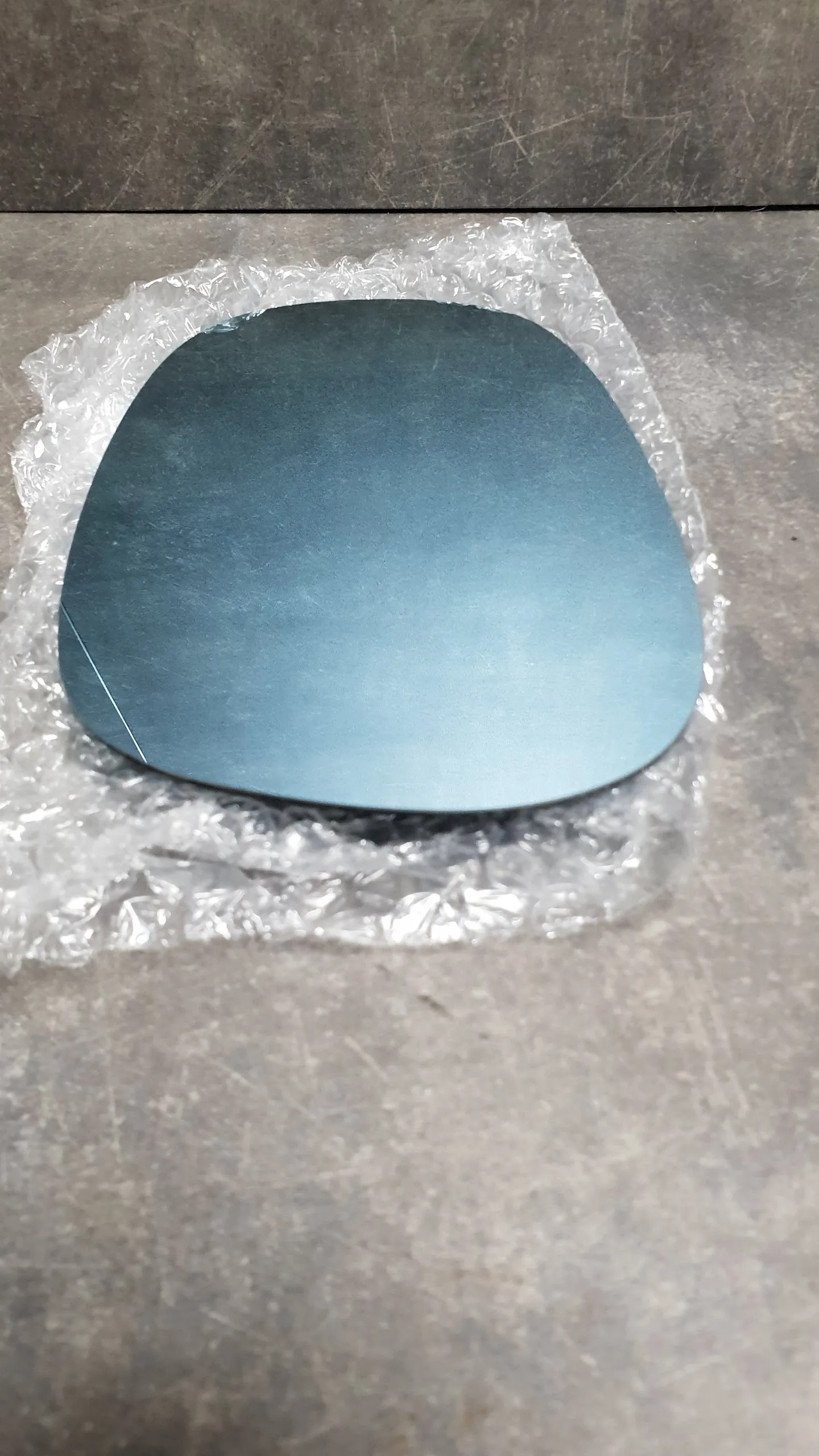 Зеркальный элемент E81,E87LCI,E88,E82,E90LCI,E91LCI,E92,E93 голубой, подогрев  L