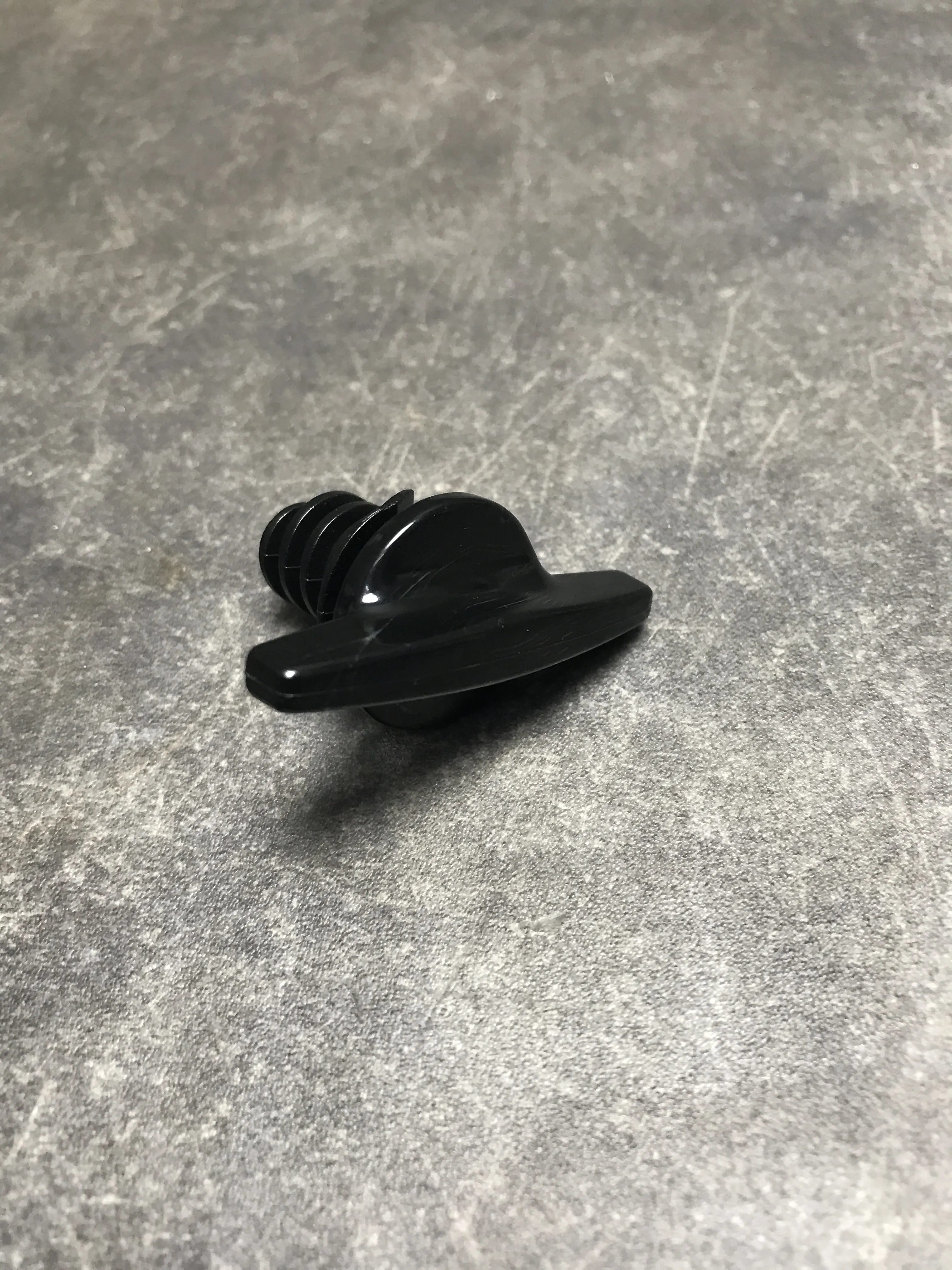 Винт ящика инструментов (барашек)