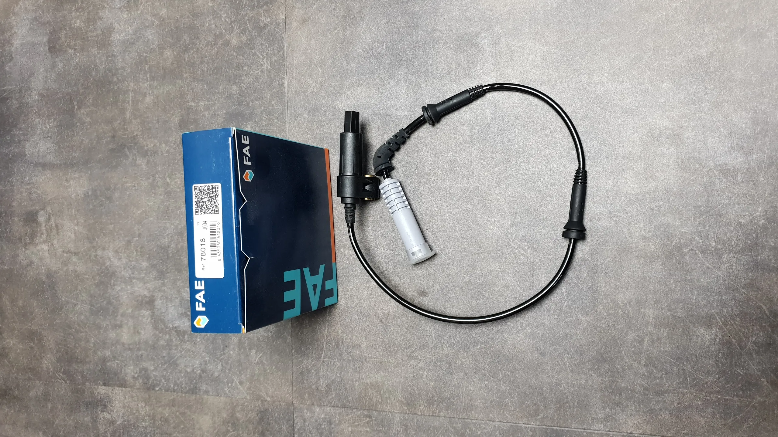 Датчик ABS передний 3' E46 дорест. (без DSC), серая фишка