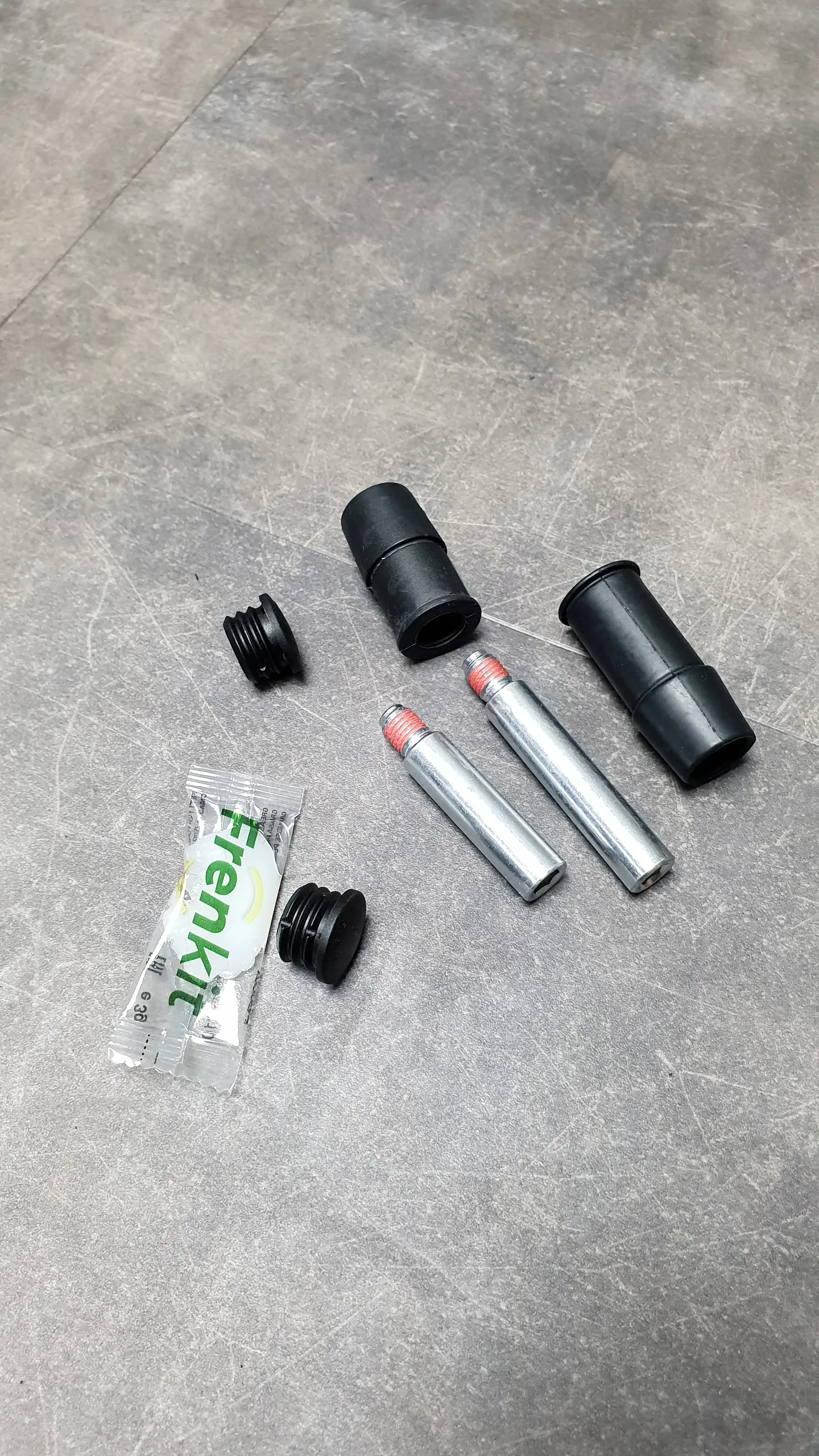 Ремонтный комплект направляющих суппорта переднего E90(от 3.0),E60,E65,E53(4.4-4.8),E84