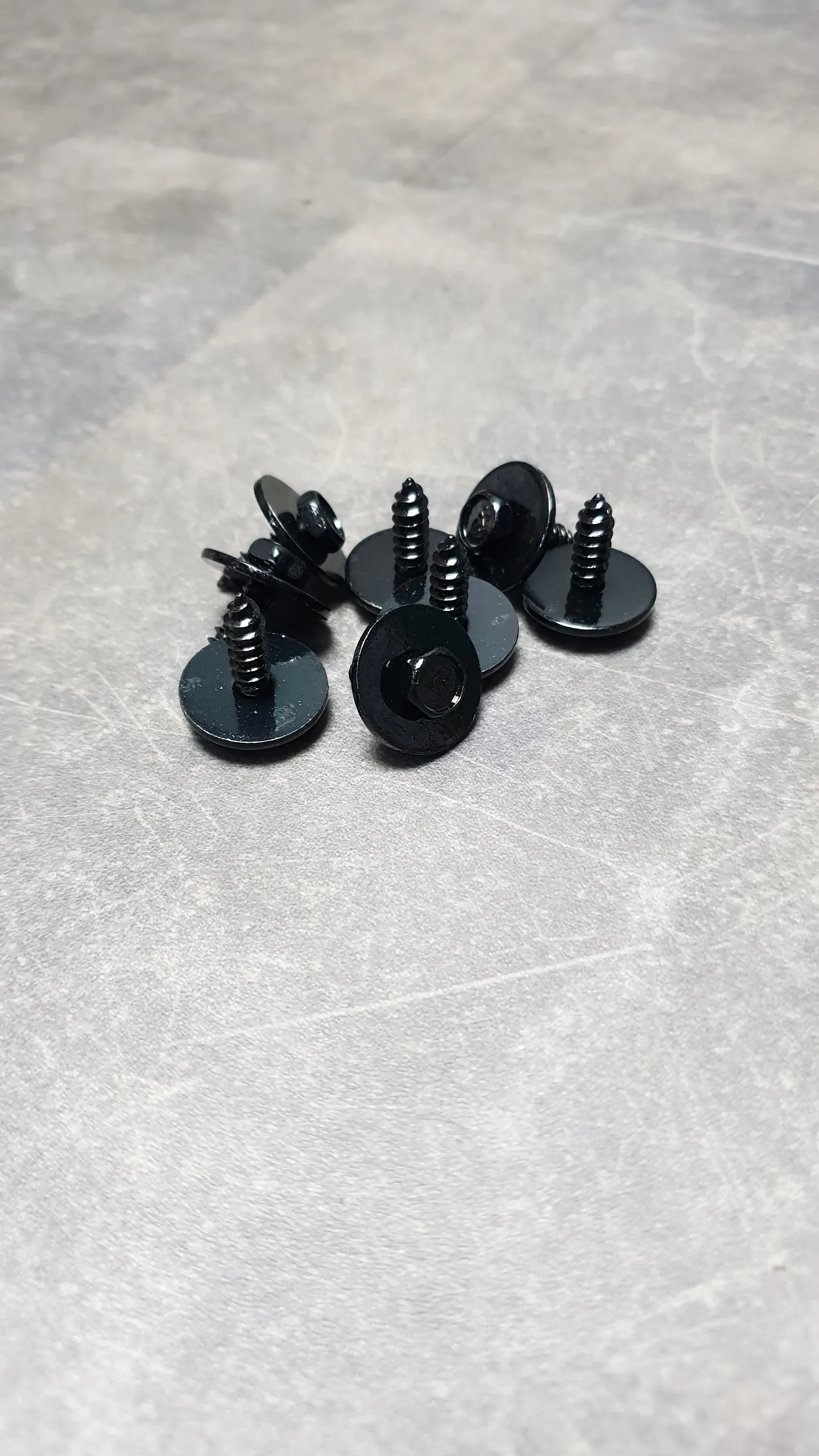 Саморез ST4,8X16mm [черный] (для крепления различных пластиковых защит) (26-25/СВ3-20)