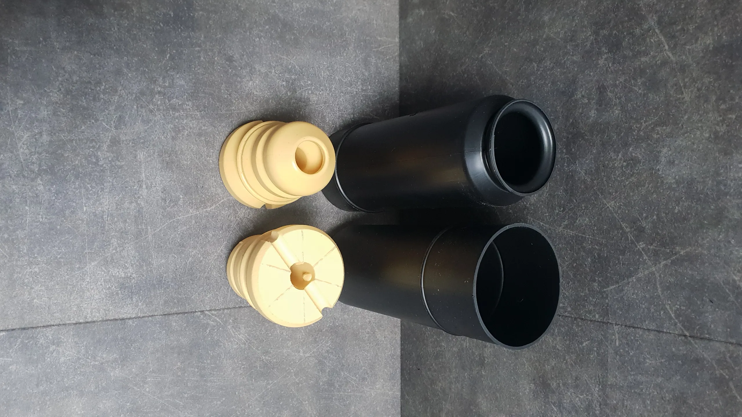 Комплект пыльник + отбойник E81-E88,E90-E93[M-tech],E84[стандарт] (задний)