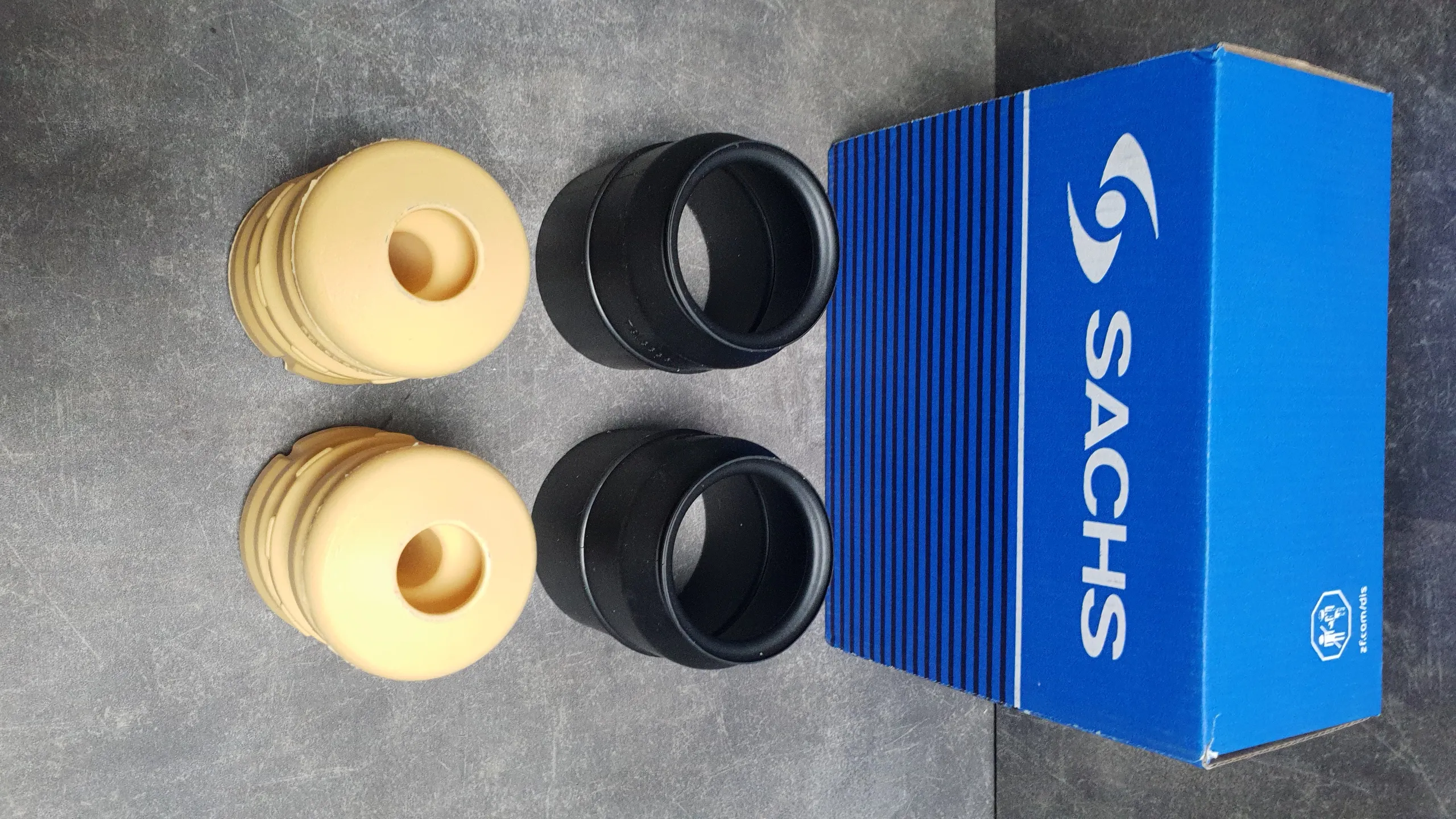 Комплект пыльник + отбойник E60,E60xi,E65 (задний)