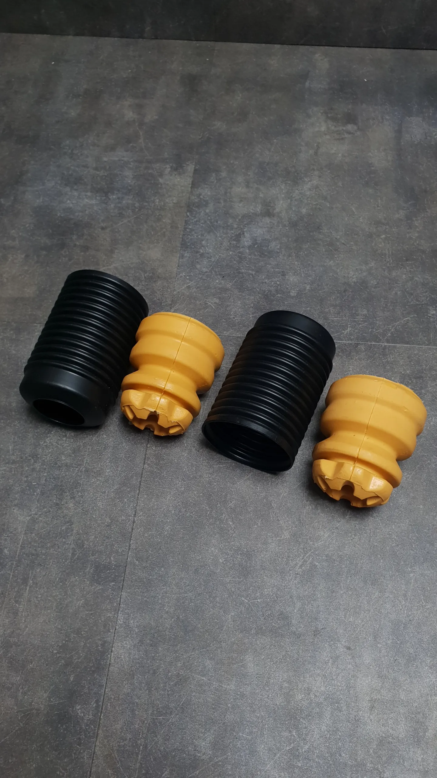 Комплект пыльник + отбойник F25,F26 [стандарт] (задний)