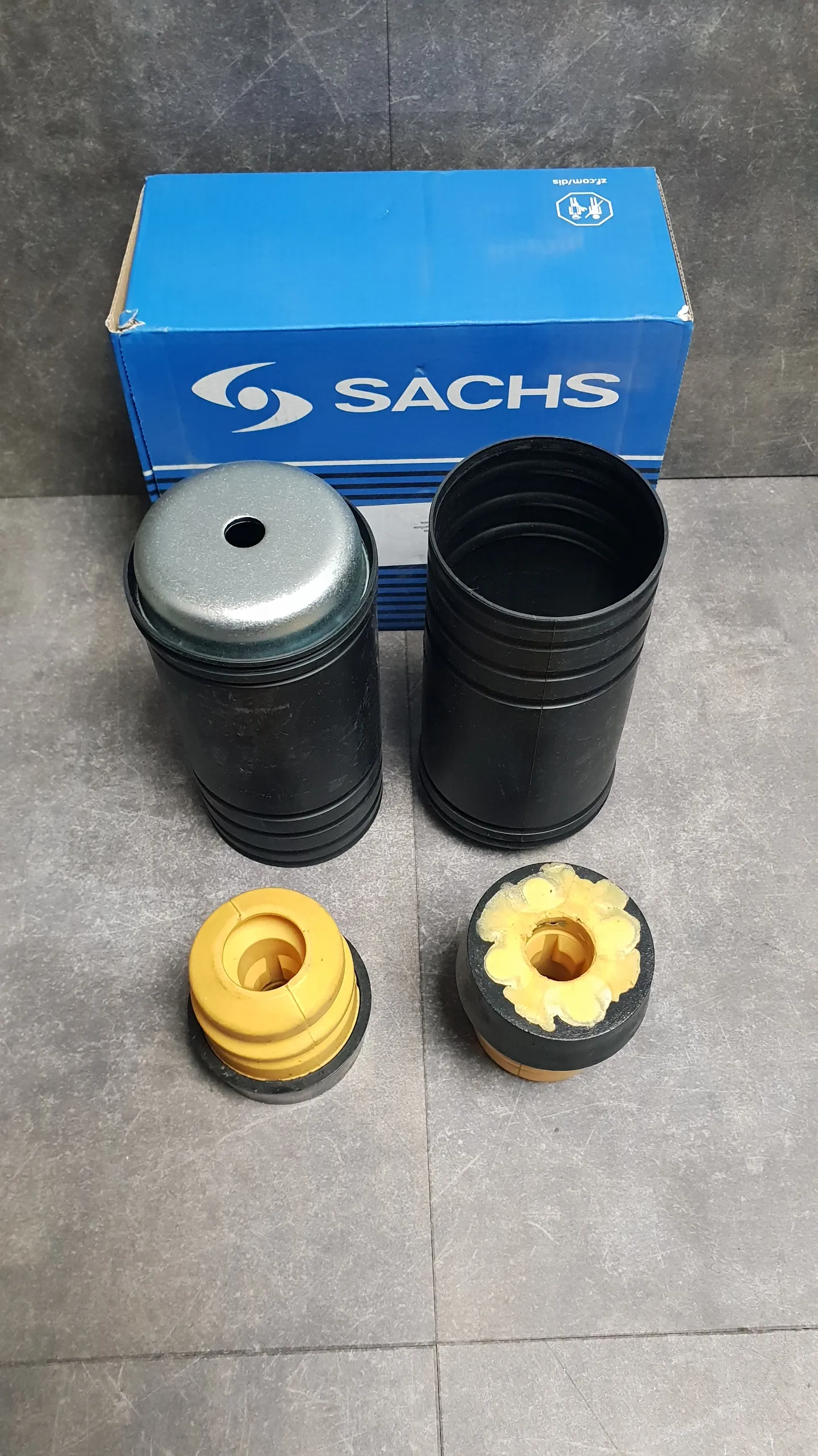 Комплект переднего амортизатора (пыльник+отбойник) E70,E71 [S2VAA]