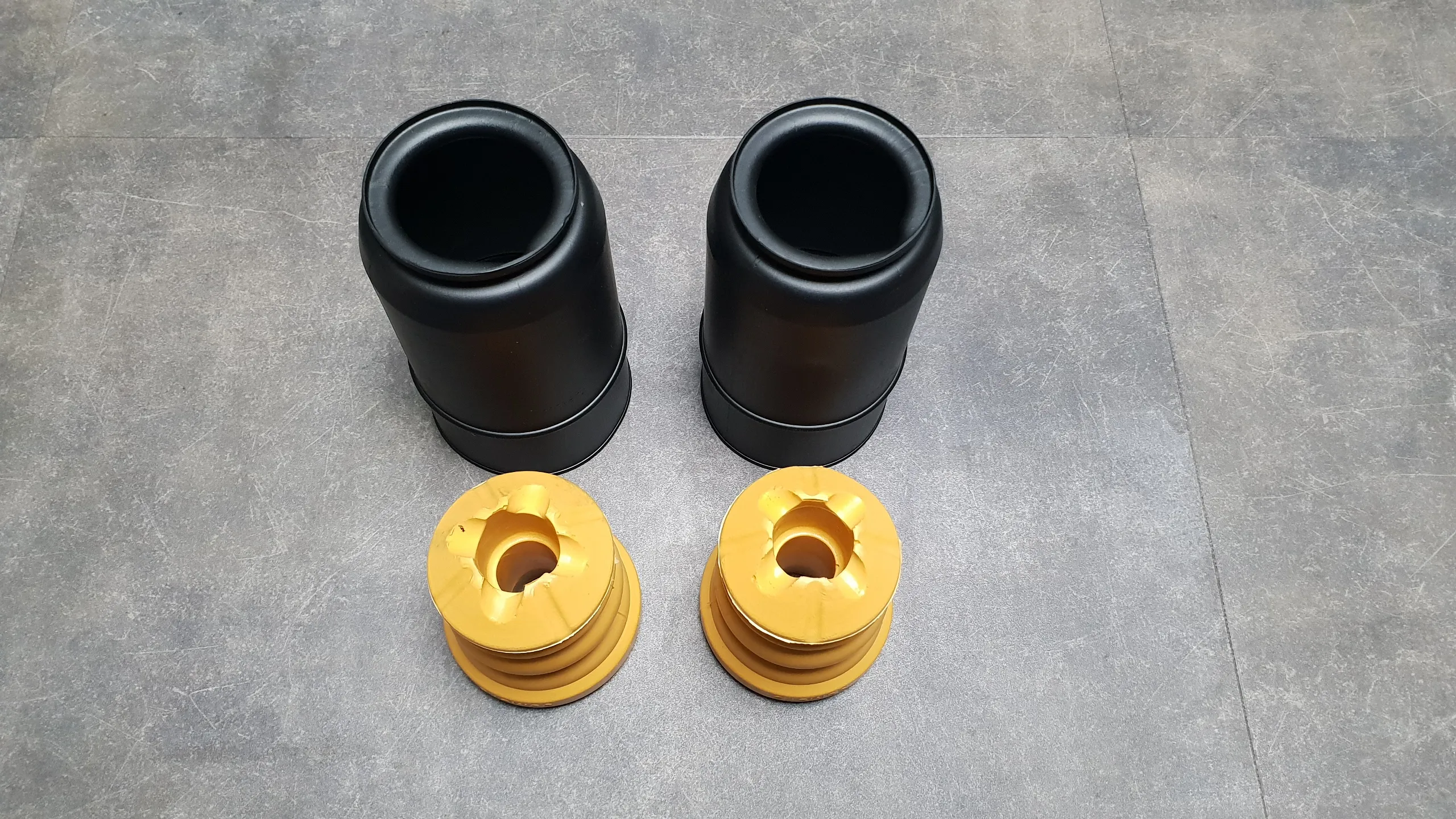 Комплект пыльник+ отбойник на зад F20-23,F30-35,G20-21, 4' F32-36