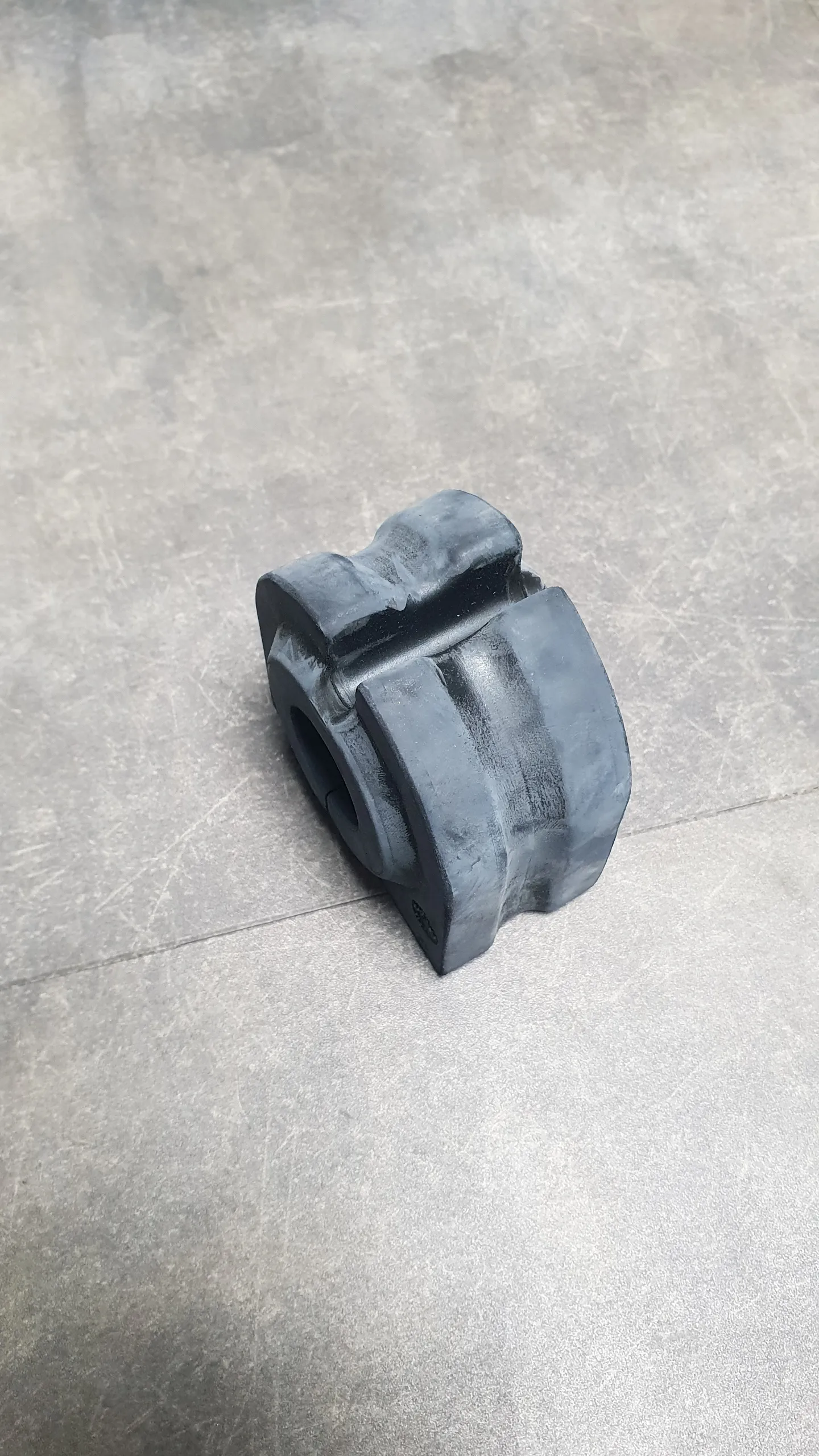 Втулка стабилизатора переднего E65,E66 D=25,5mm