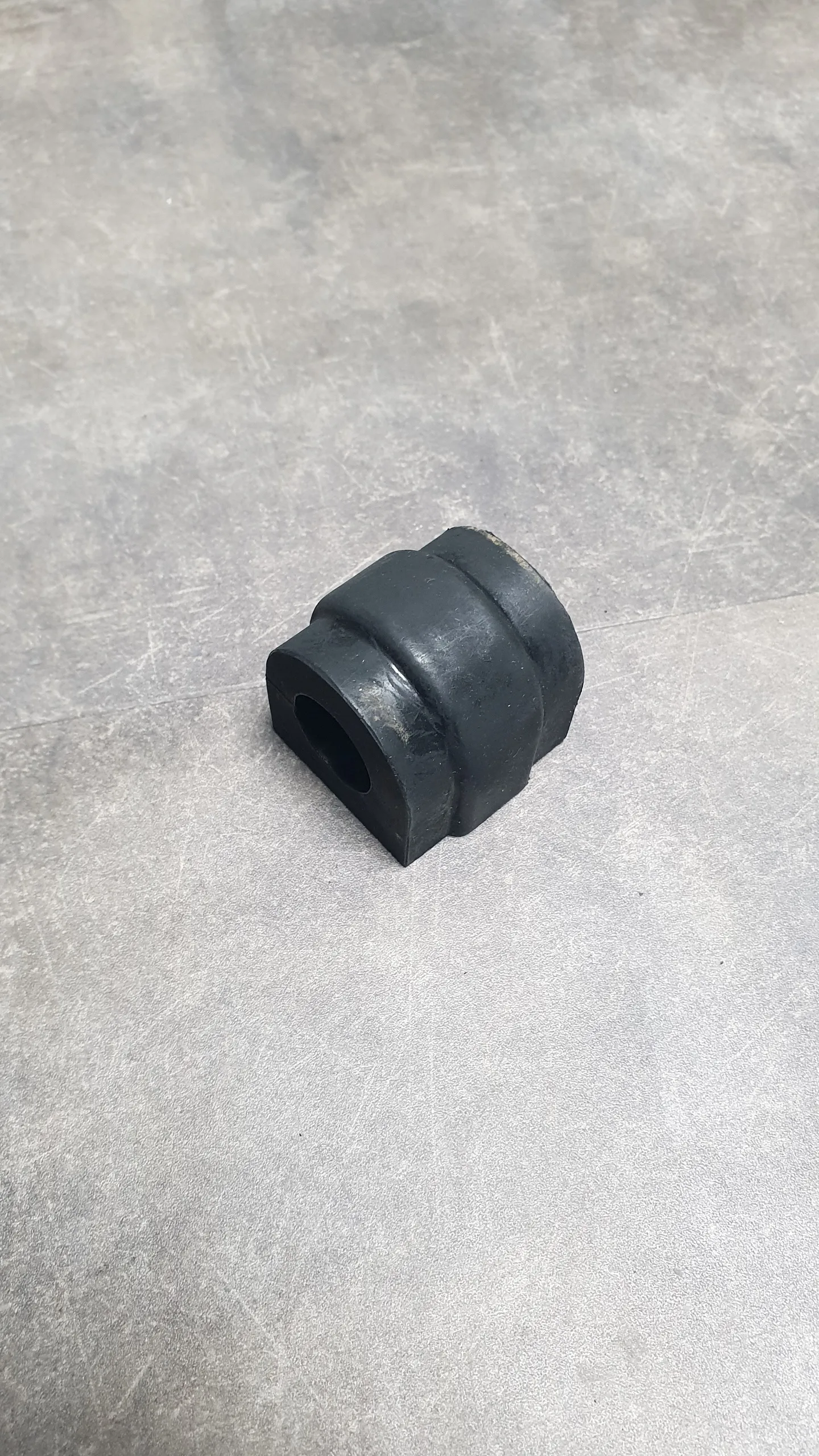 Втулка стабилизатора заднего E53 X5 спорт подвеска 23,5 мм