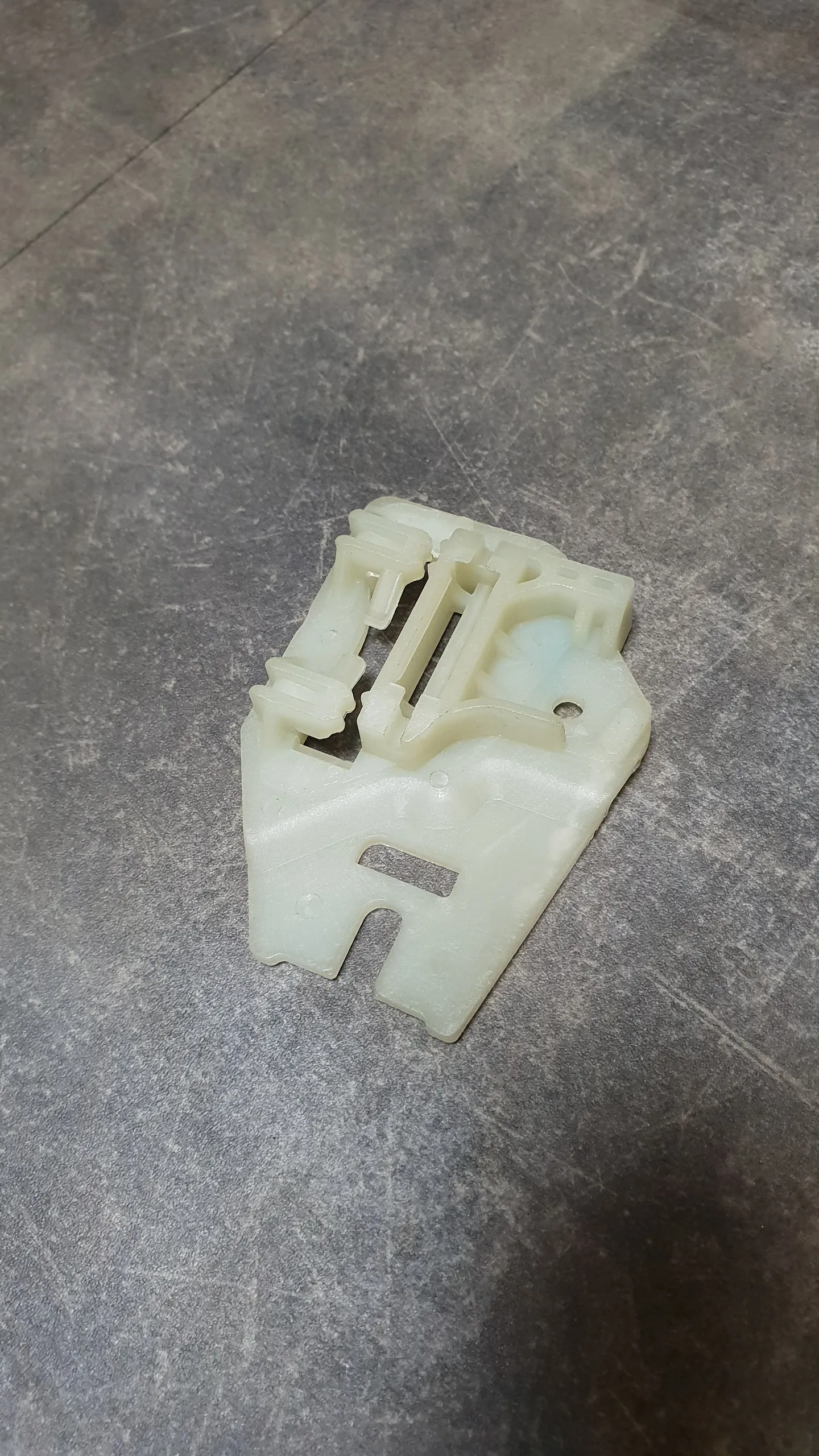 Плавающая колодка стеклоподъемника заднего E46 (комплект из двух элементов) R/L