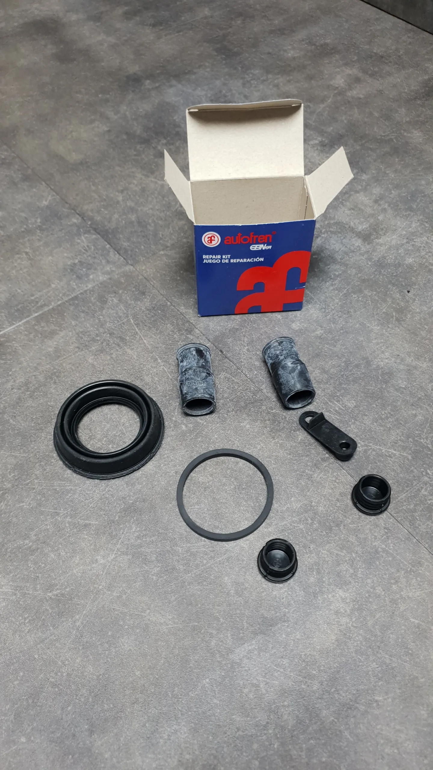 Ремонтный комплект суппорта заднего E60-E65: от 3.0i + дизельные, M3: E46,E90