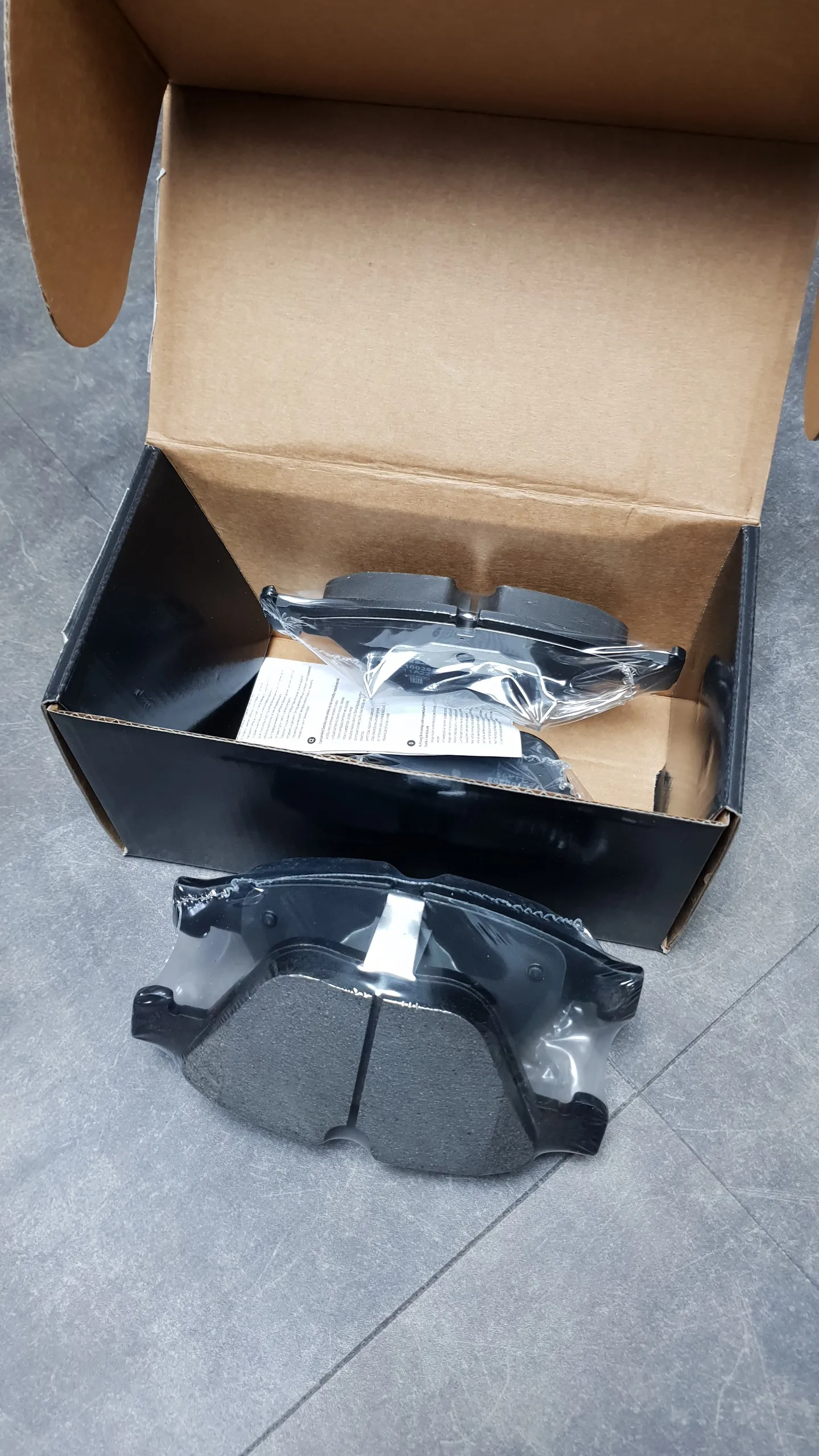Колодки тормозные пер  5' E60 (525iАКПП, 525d, 530d, 525xi, 530, 545), 6' E63,E64, E65 для 324х30