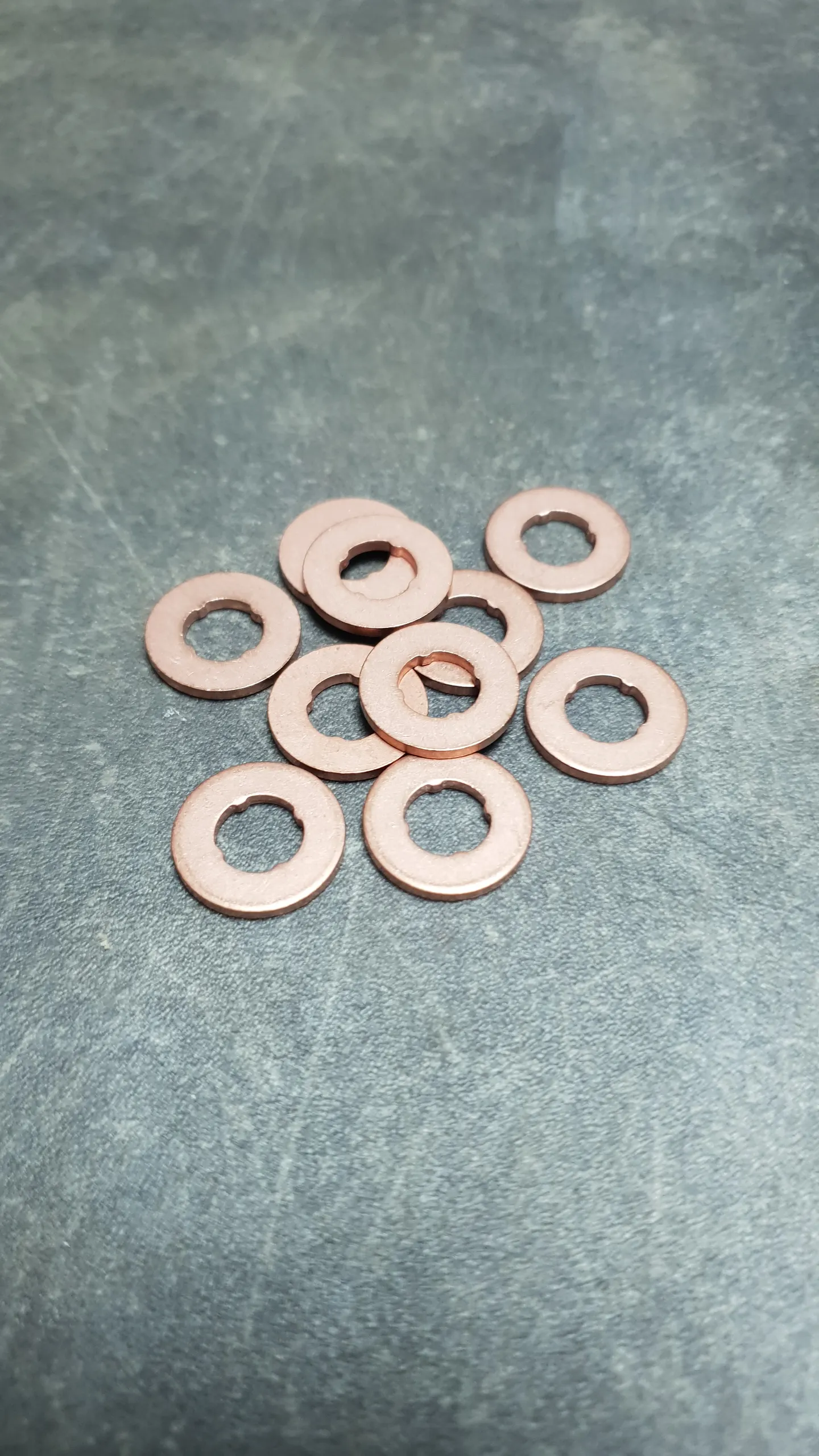 Кольцо форсунки топливной нижнее [медь] M57 (до 03.2000) M47,M47N,M47N2,M57N,M57N2,N47,N47N (9-26)