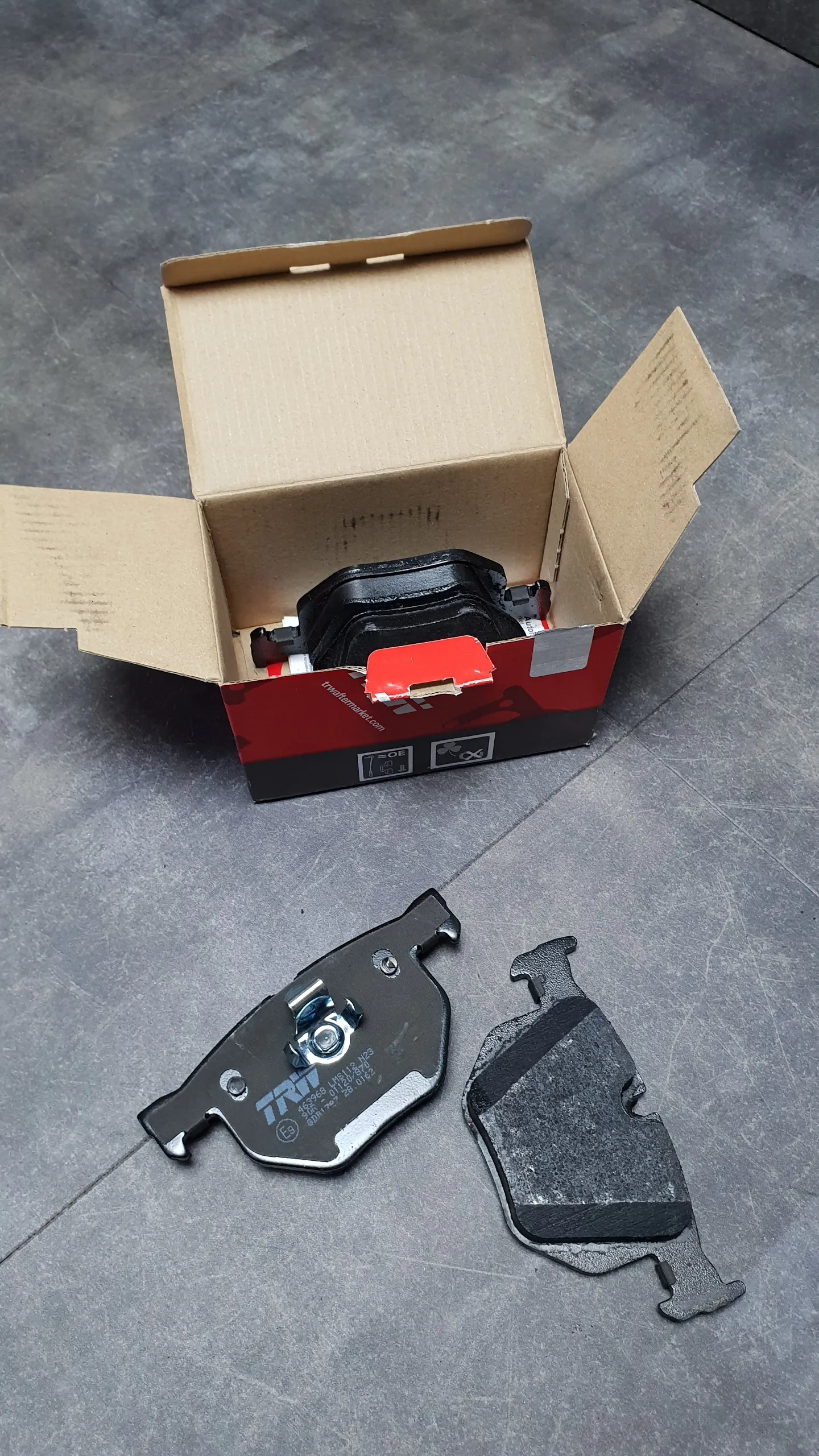 Колодки тормозные зад  E60E63 (520, 525)