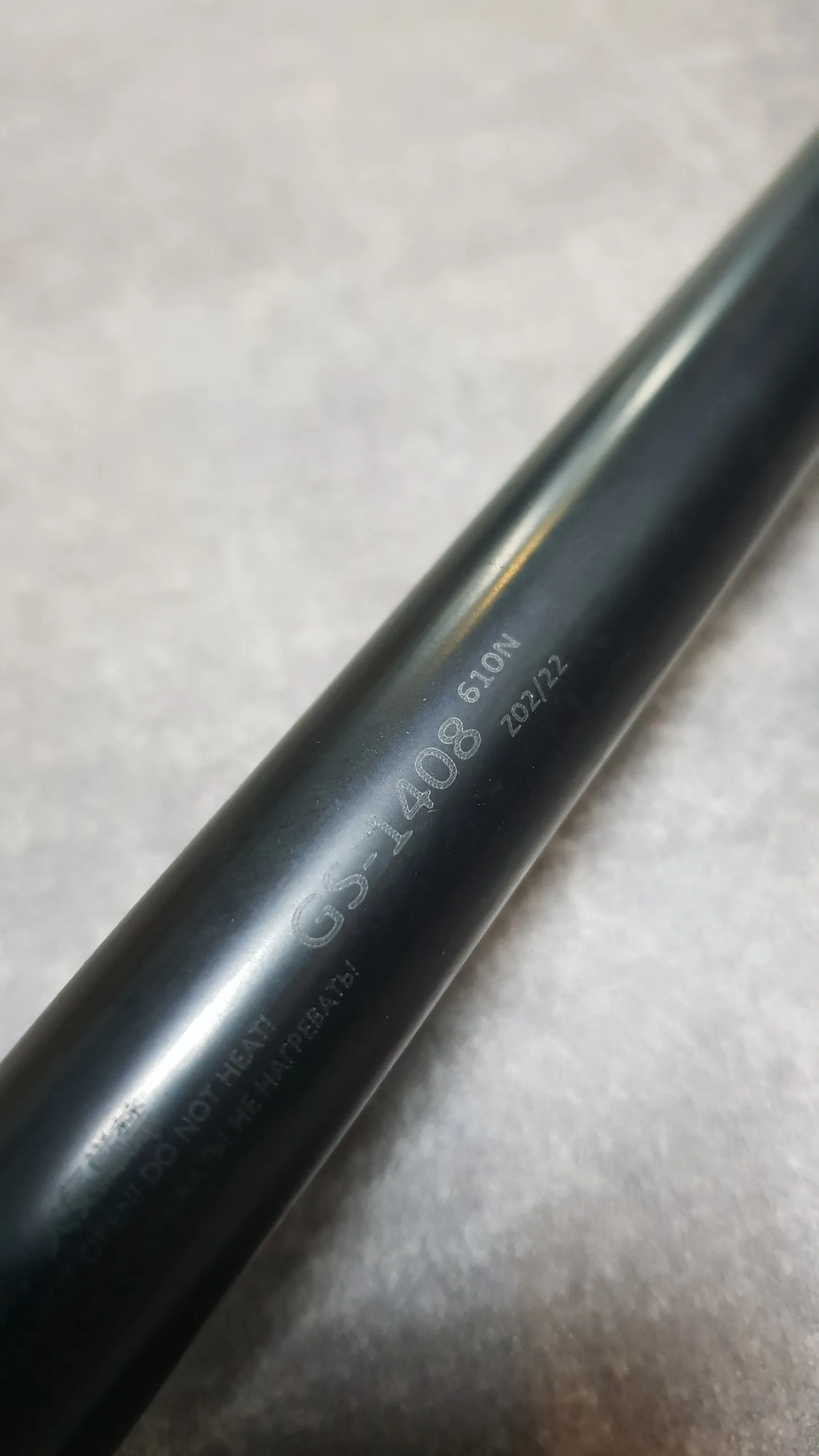 Амортизатор багажника газовый F25 (610N)