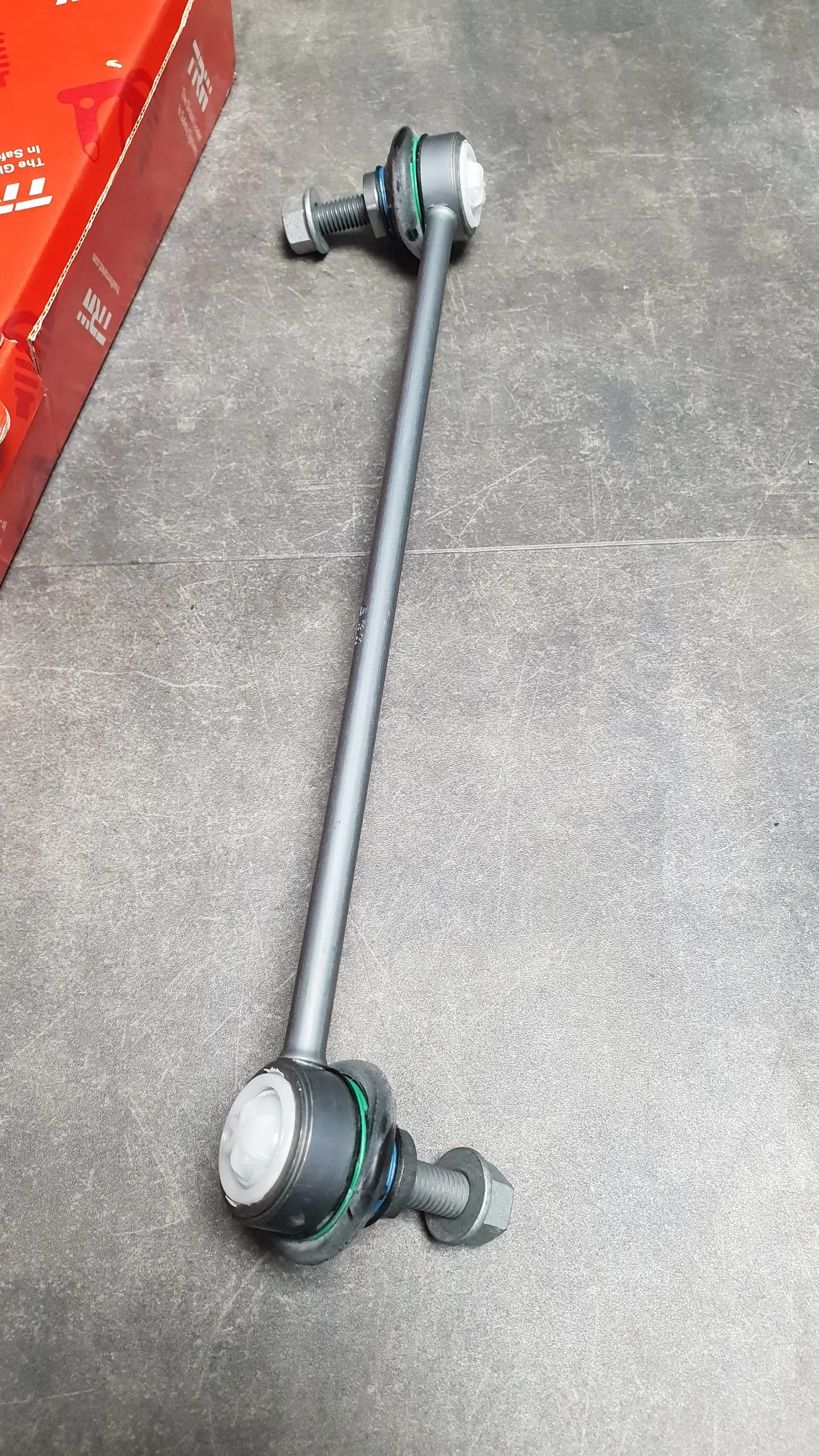 Стойка стабилизатора пер. E83 X3 (R) линк