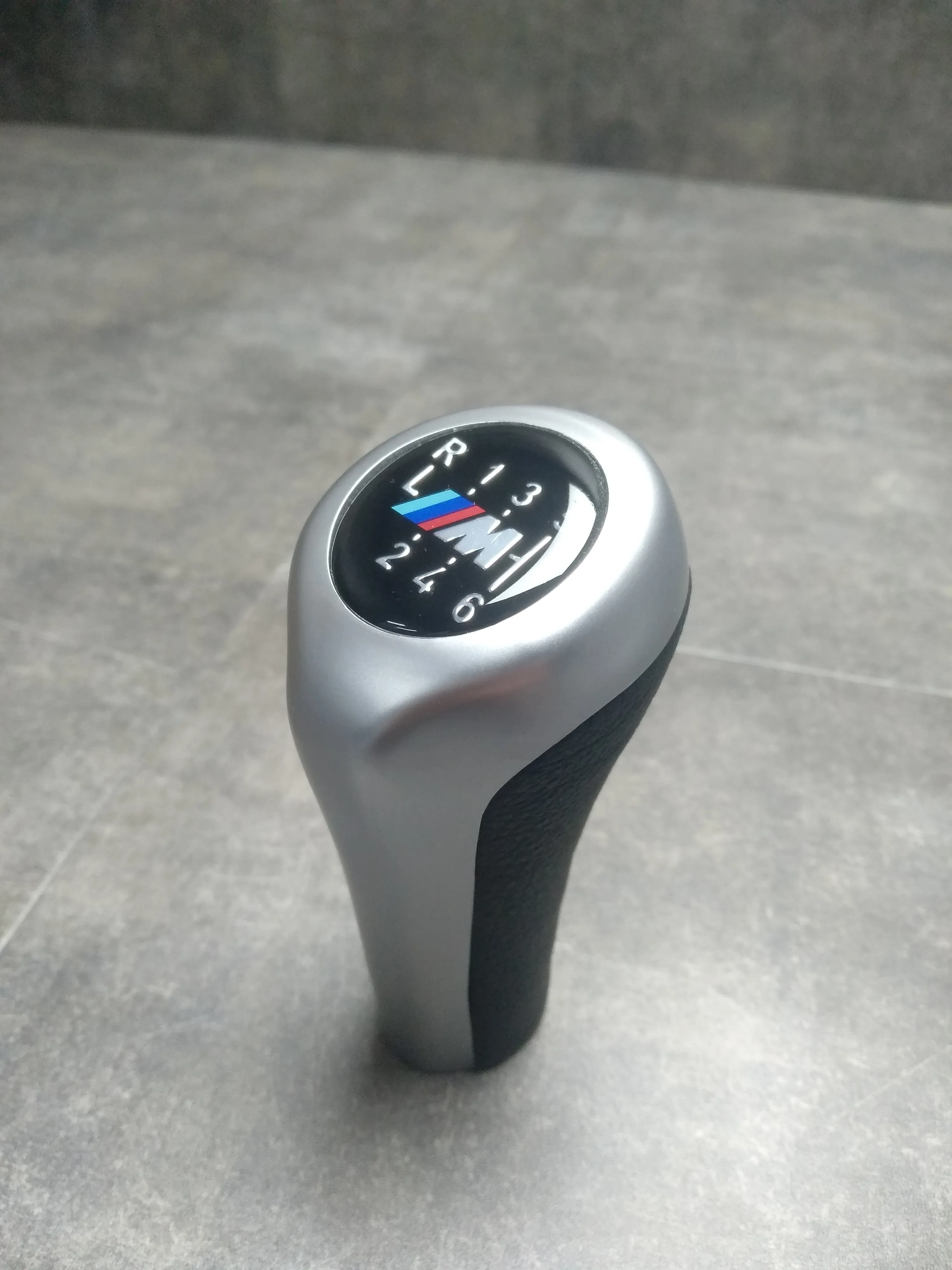 Ручка рычага МКПП 6ст M  [кожа+пластик]