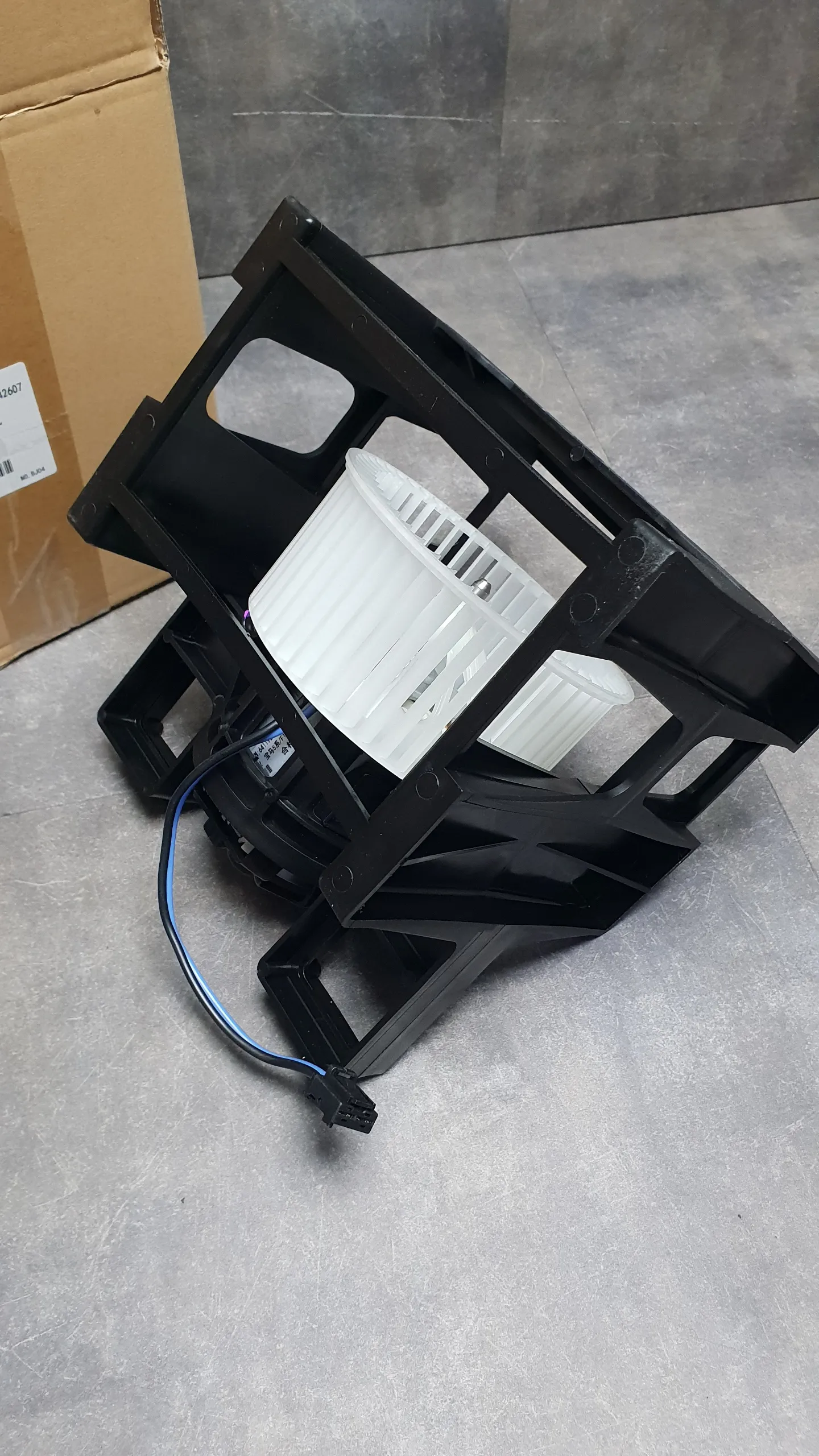 Вентилятор отопителя  F06,F07,F10,F11,F01,F02