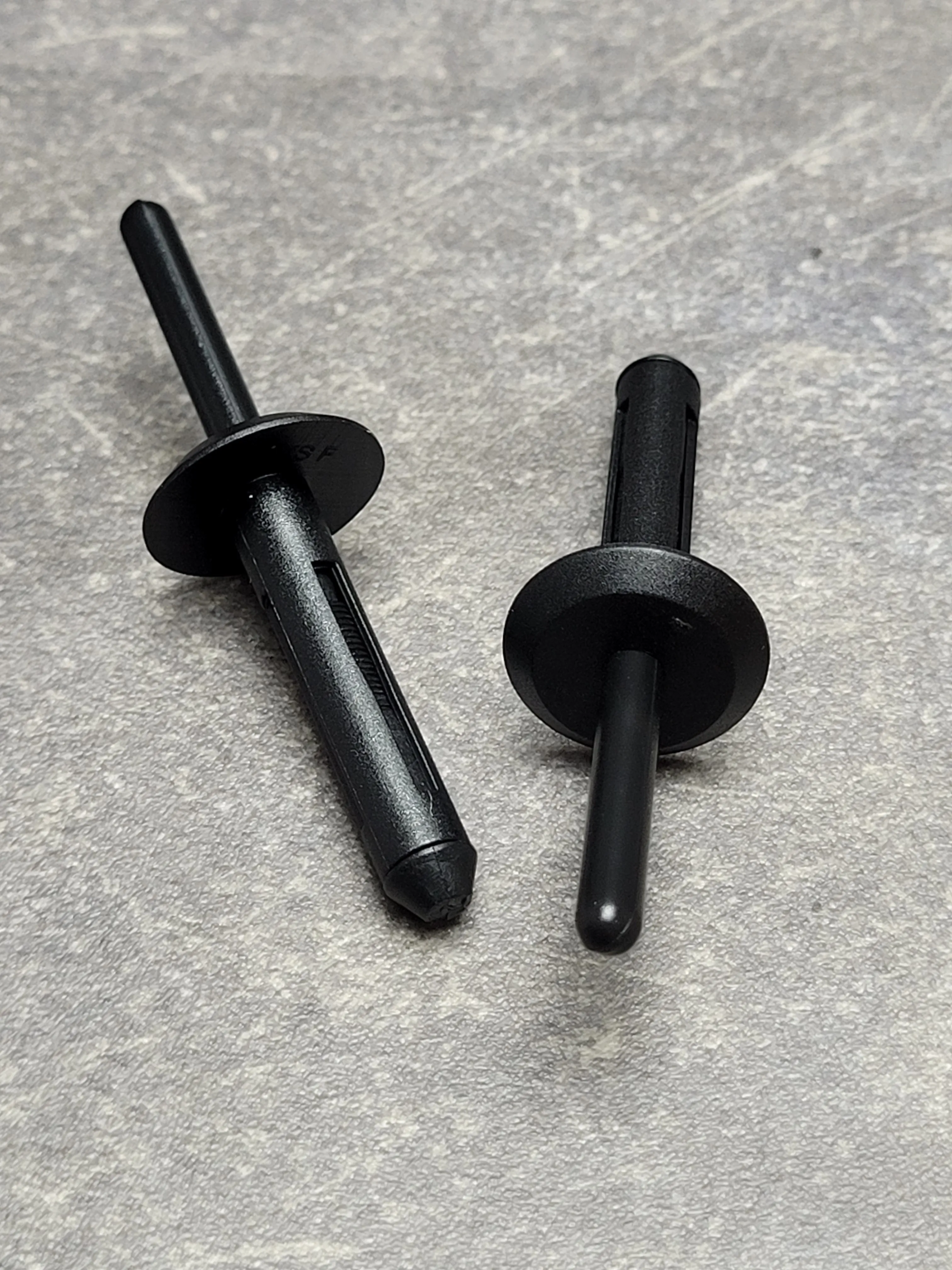 Клипса E70 (M-tech),E71,F15,F16,G06,G07 (10-12СВ4-39)