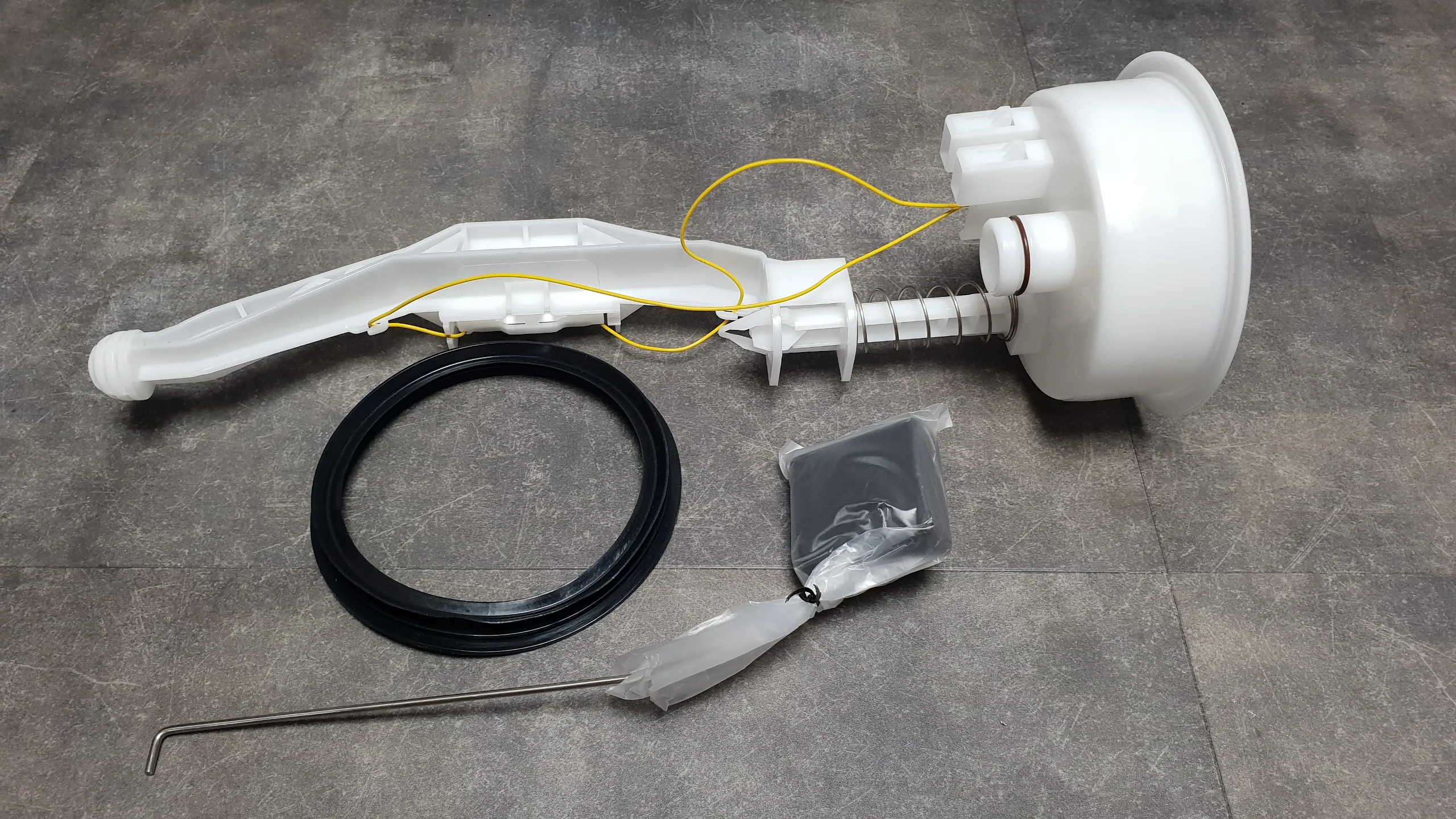 Датчик уровня топлива левый E53