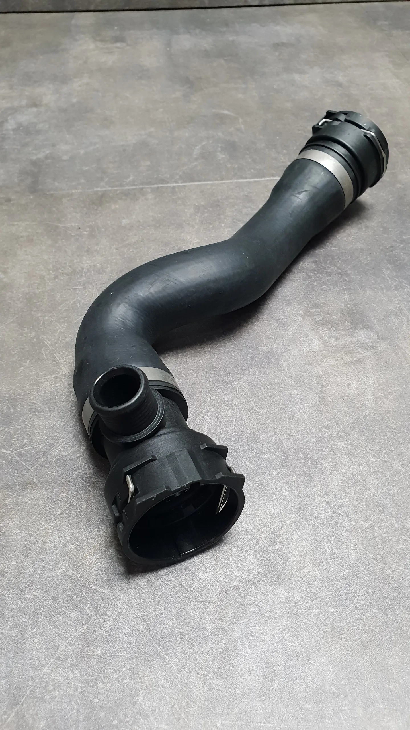 Патрубок системы охлаждения верхний F10,F11,F01 [N52N,N53]