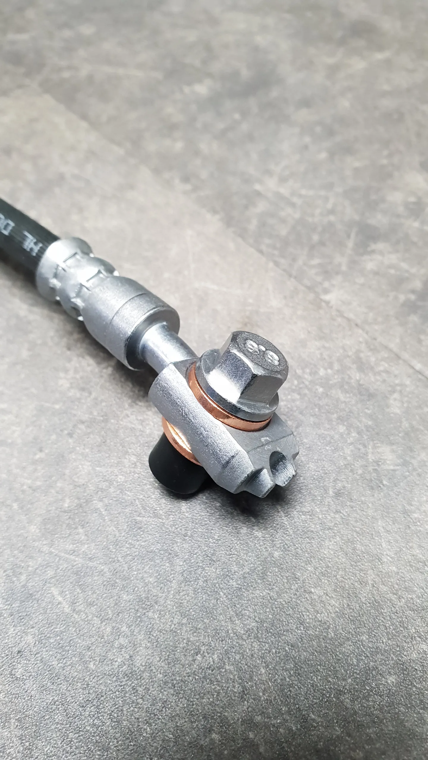 Тормозной шланг задний X5 E53 (R)