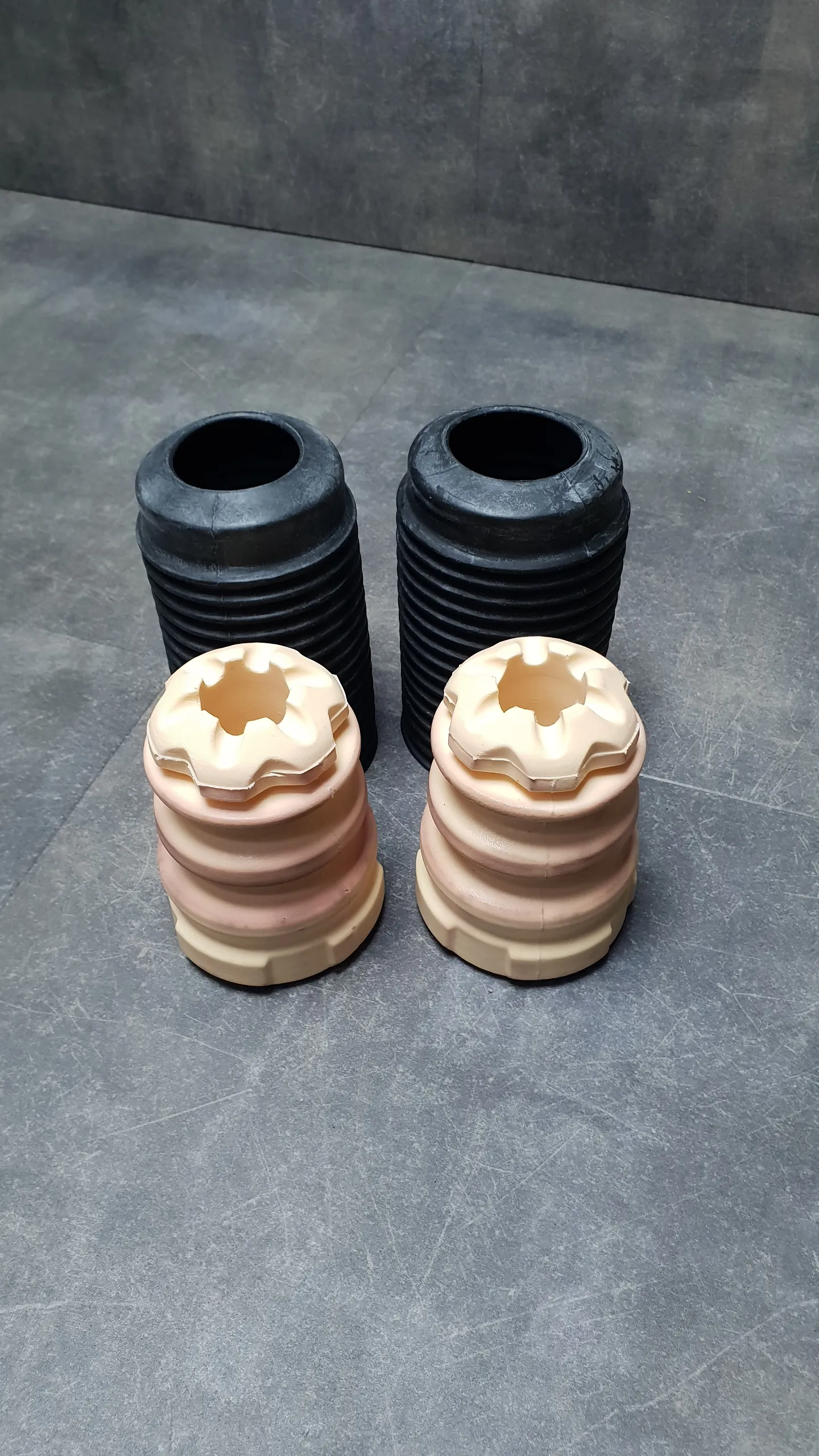 Комплект переднего амортизатора (пыльник+отбойник) F25,F26