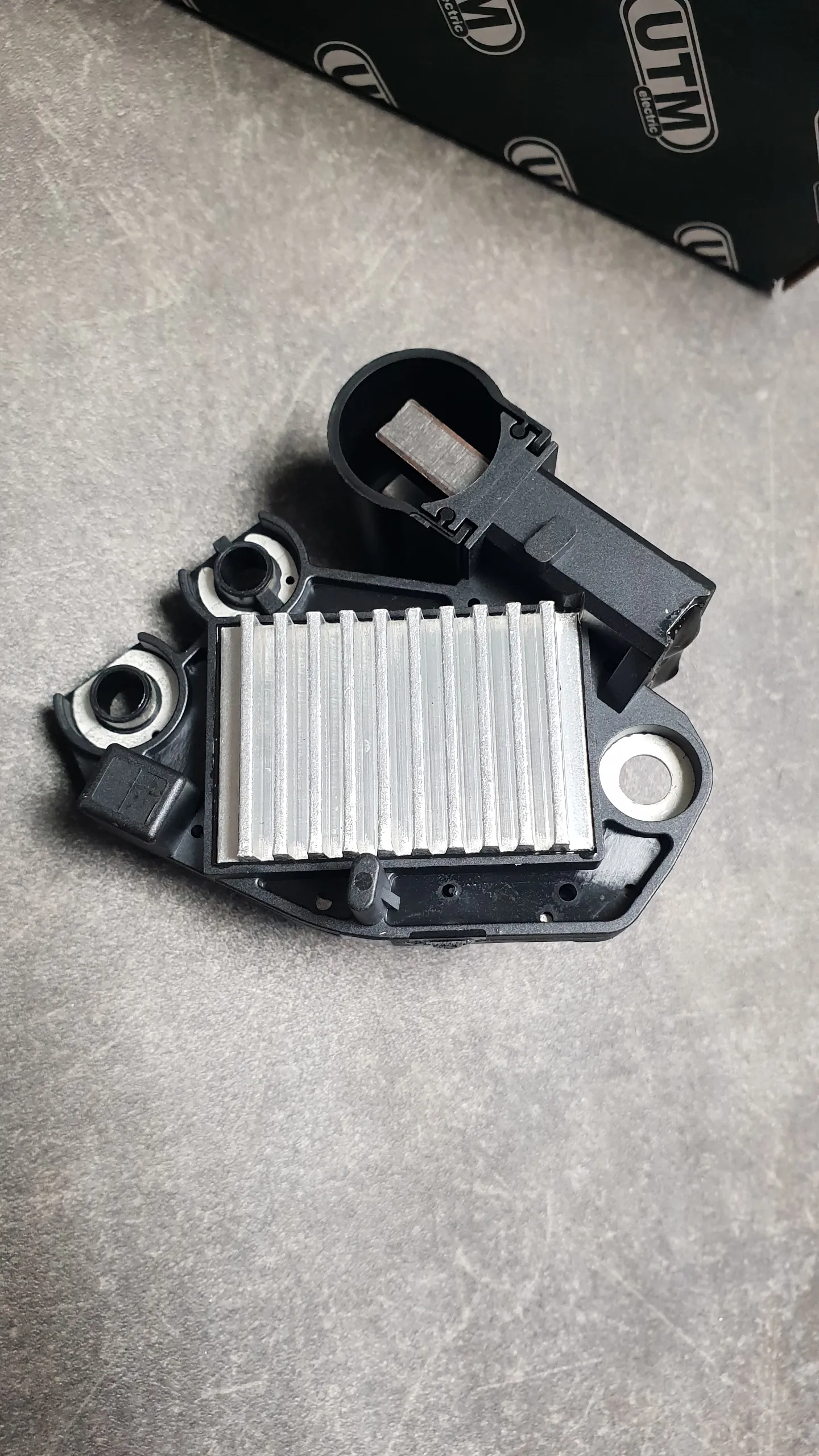 Регулятор напряжения  (для генератора Valeo 180A)