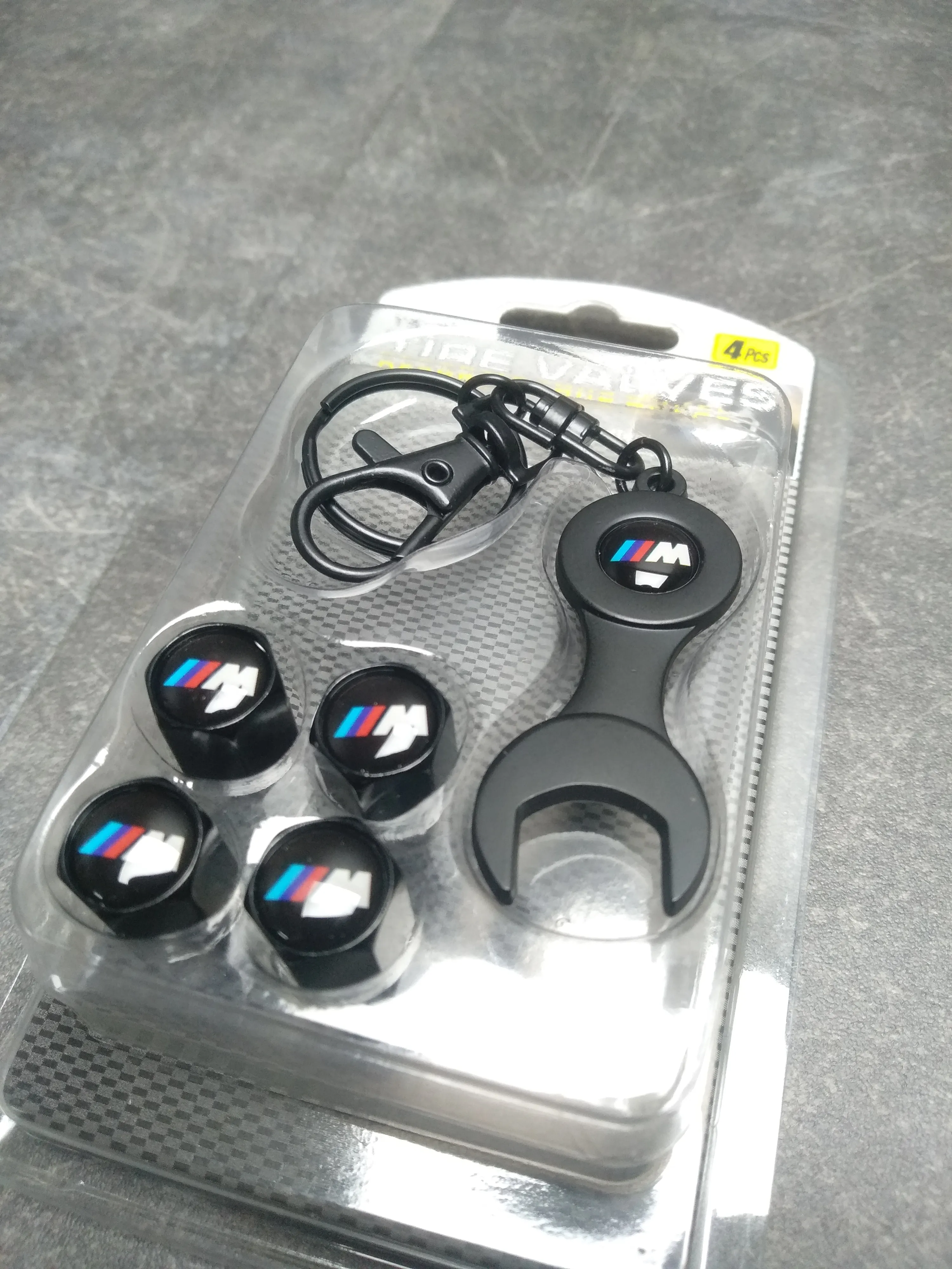 Колпачки на ниппель BMW (M-стиль, ЧЁРНЫЕ)