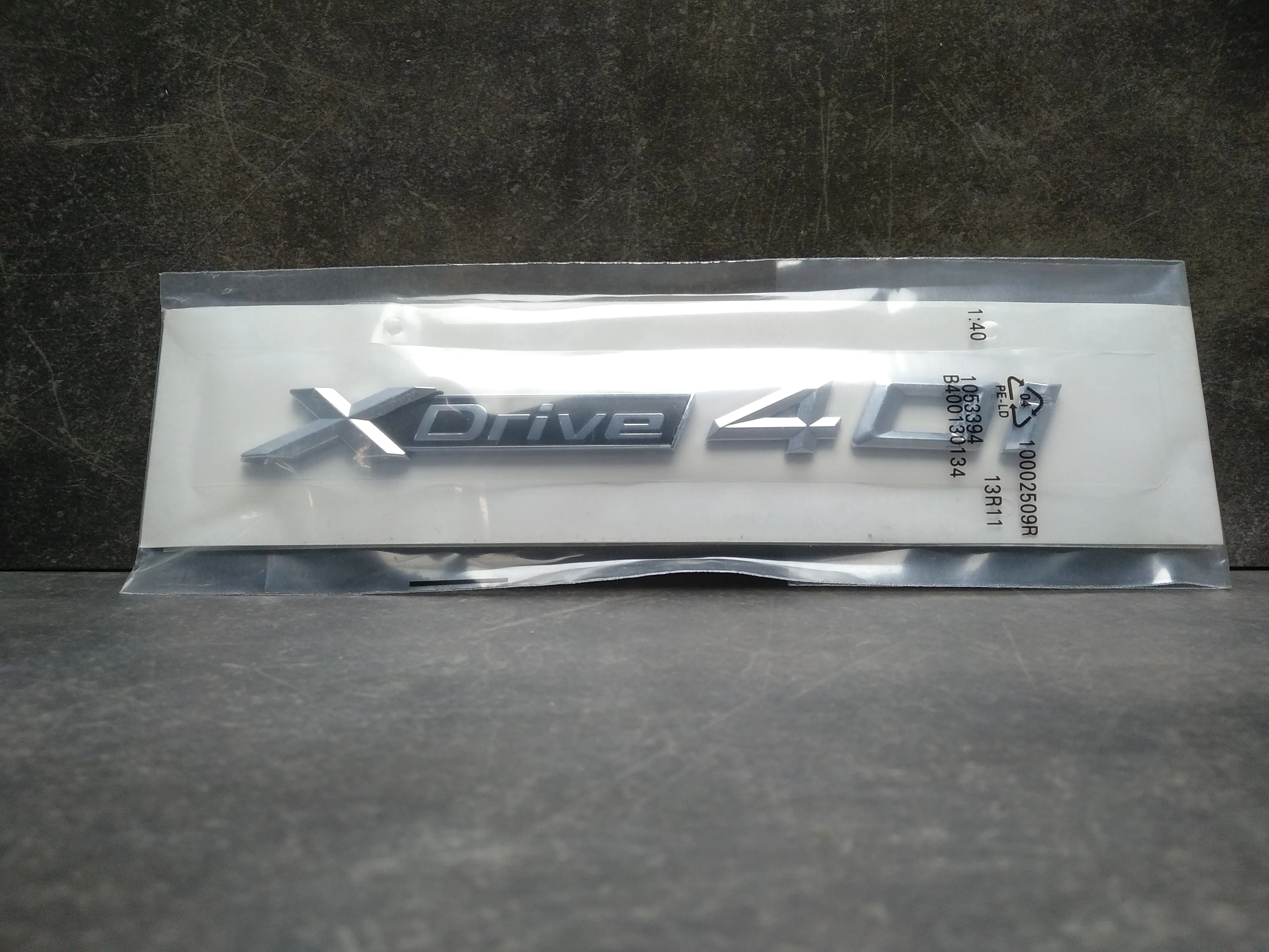 Наклейка "XDrive 40i"